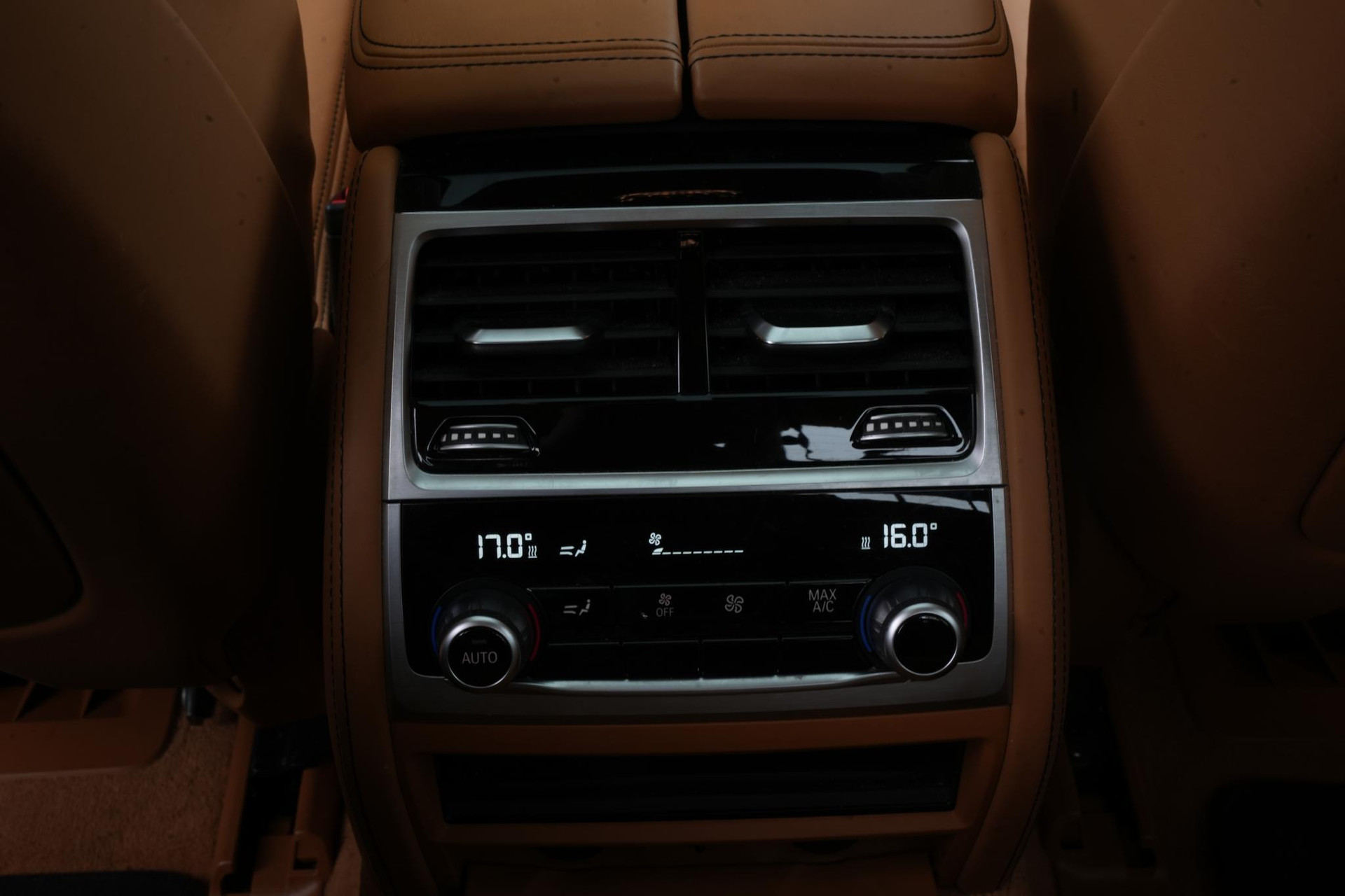 BMW 7 Serie 740i High Executive 2016 Azuritschwarz metallic 24