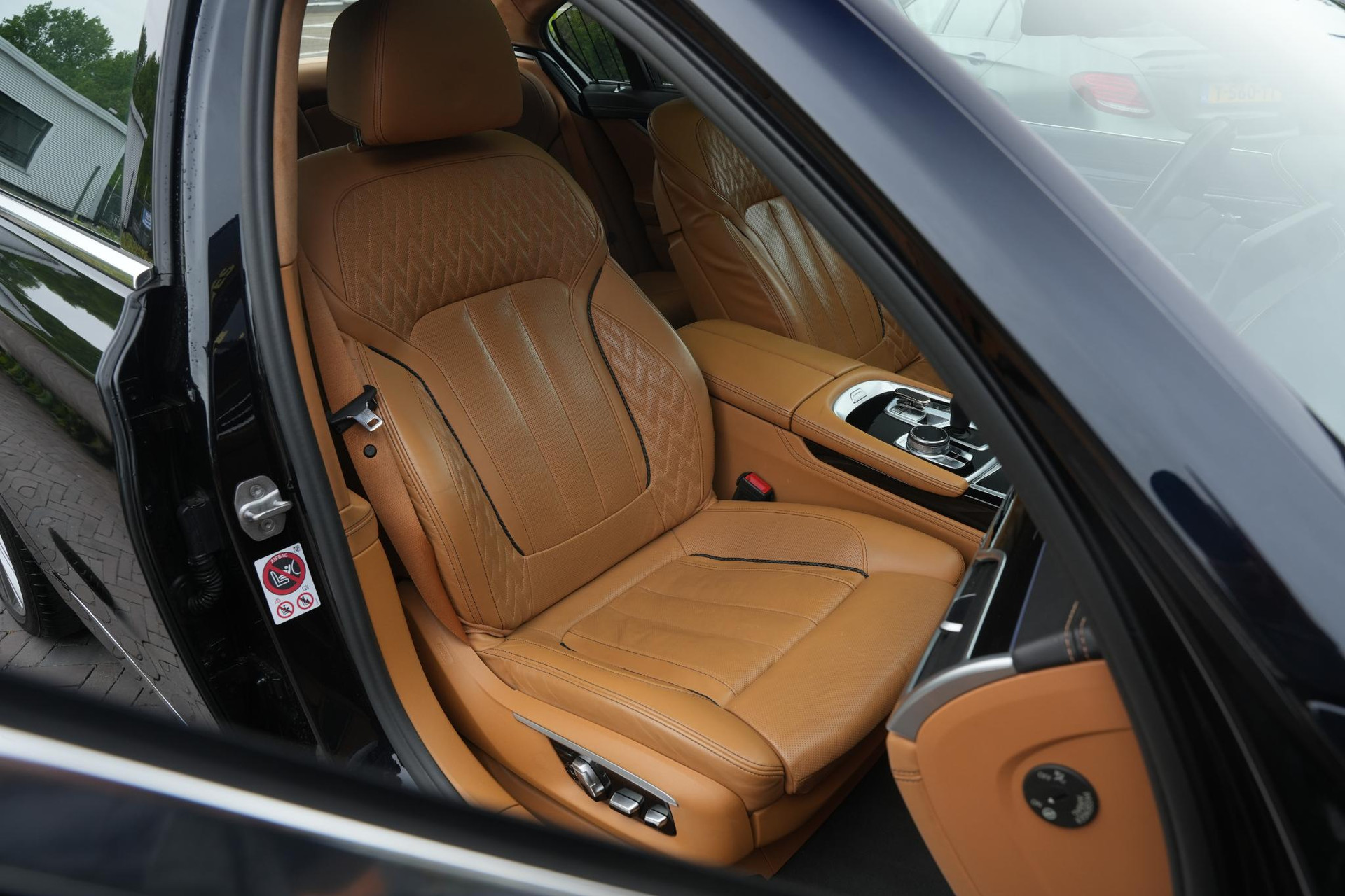 BMW 7 Serie 740i High Executive 2016 Azuritschwarz metallic 32