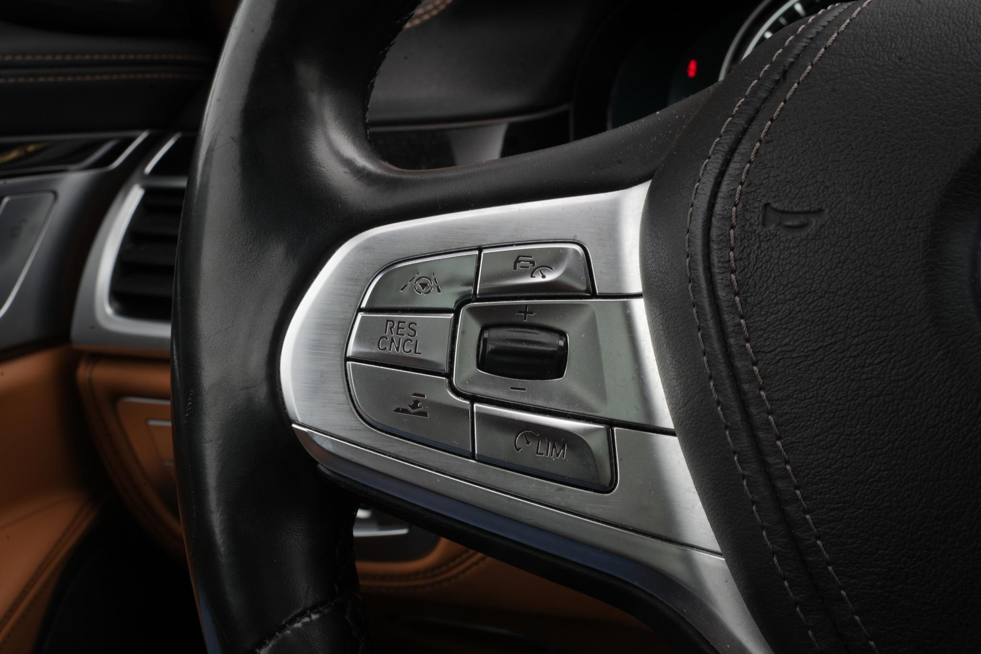 BMW 7 Serie 740i High Executive 2016 Azuritschwarz metallic 37