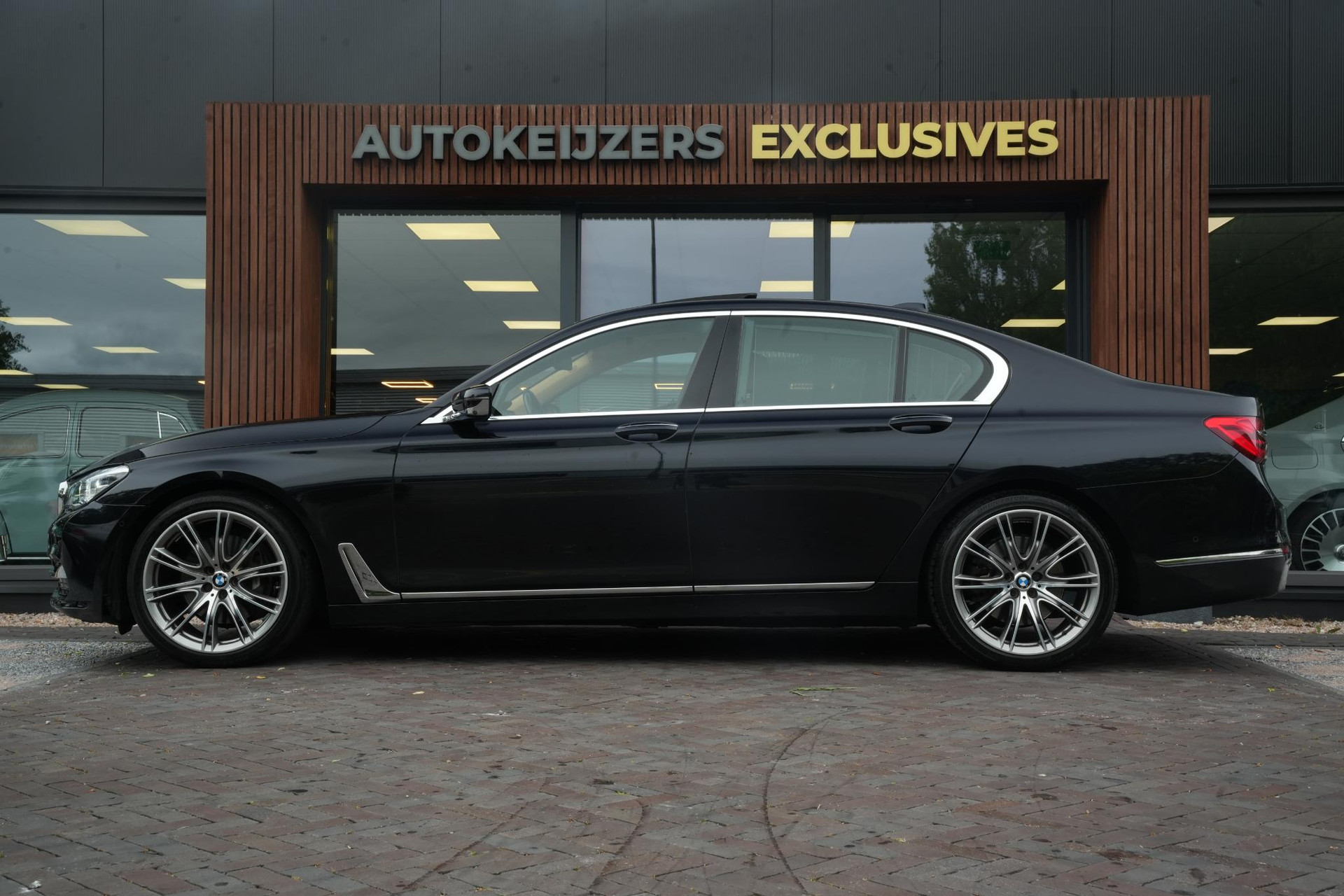 BMW 7 Serie 740i High Executive 2016 Azuritschwarz metallic 5