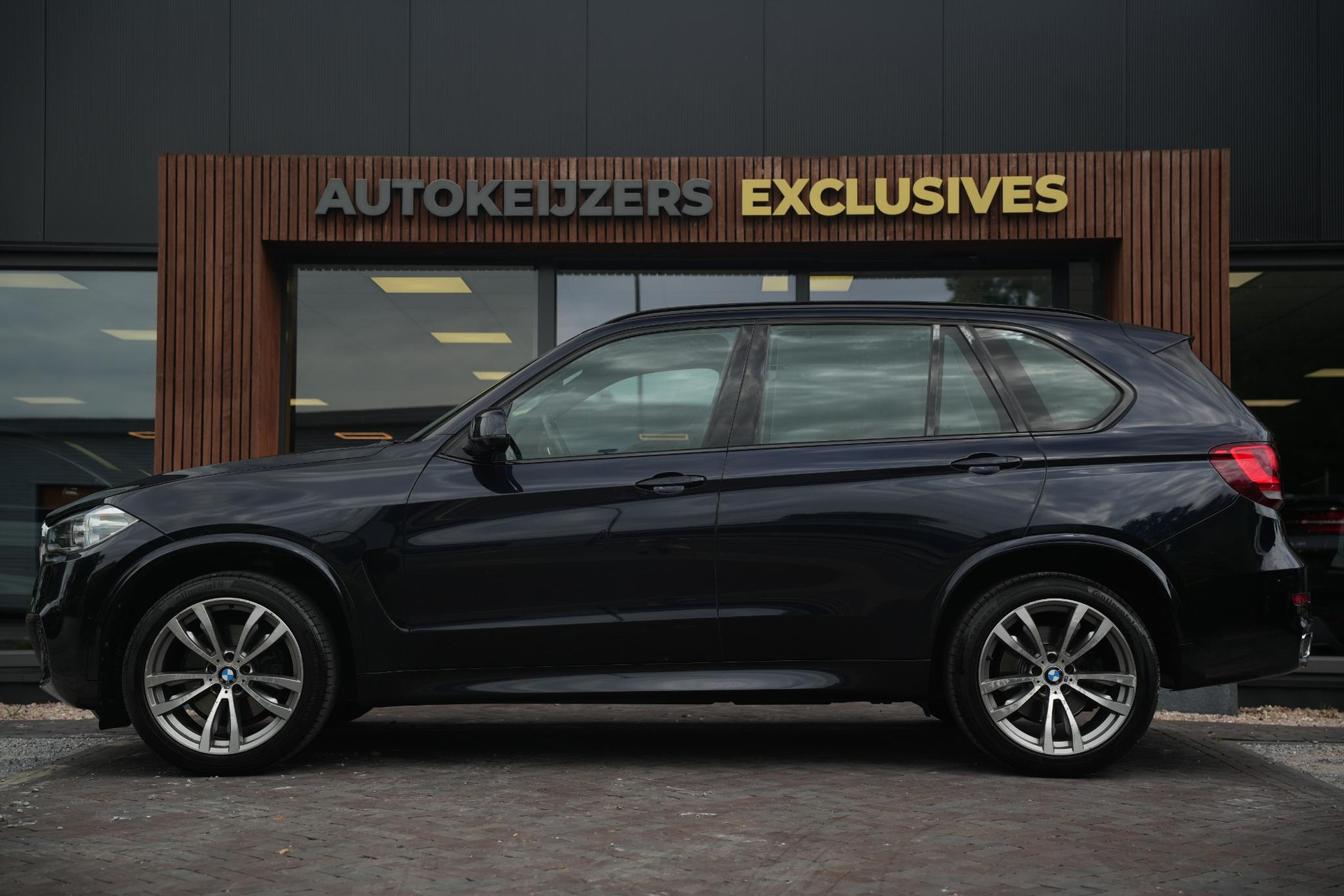 BMW X5 xDrive40d High Executive 7p. 2014 CARBONSCHWARZ METALLIC (416) 8