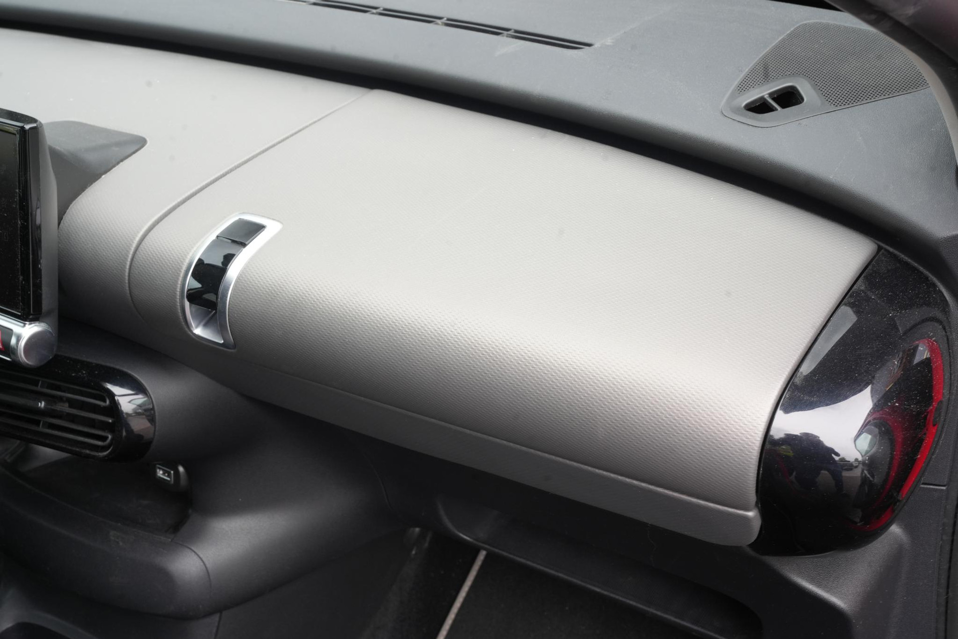 Citroën C4 Cactus 1.2 PureTech One-Tone 2018 PAINT ADEN RED (KKN) 22