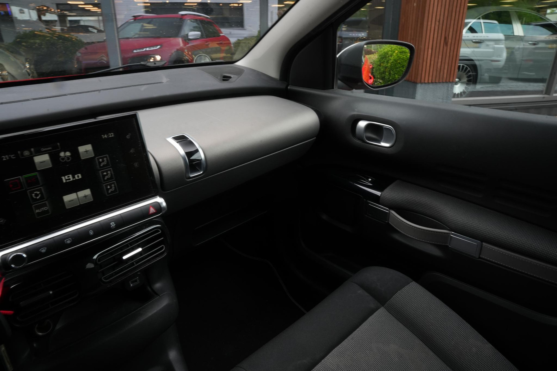 Citroën C4 Cactus 1.2 PureTech One-Tone 2018 PAINT ADEN RED (KKN) 28