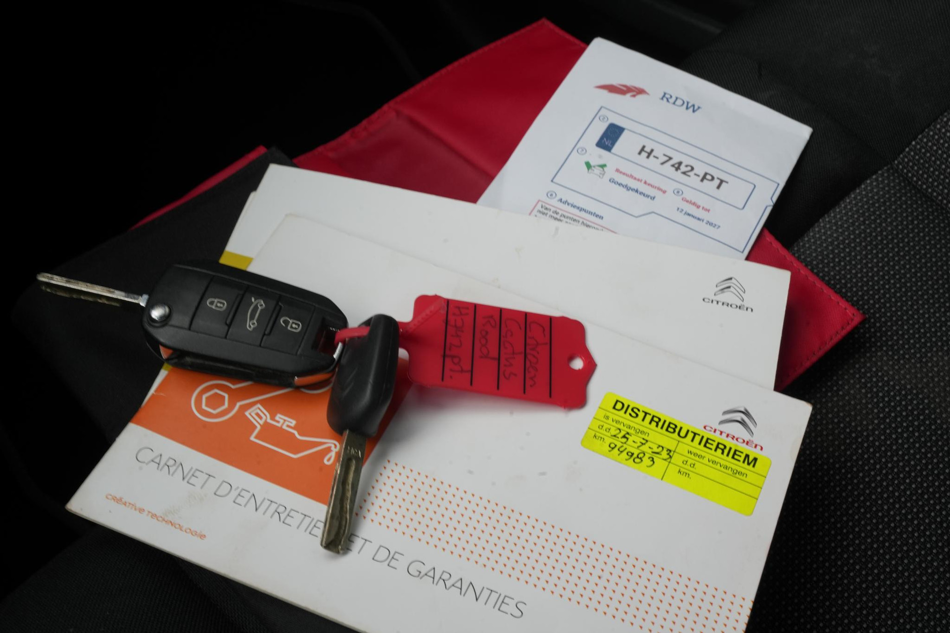 Citroën C4 Cactus 1.2 PureTech One-Tone 2018 PAINT ADEN RED (KKN) 36