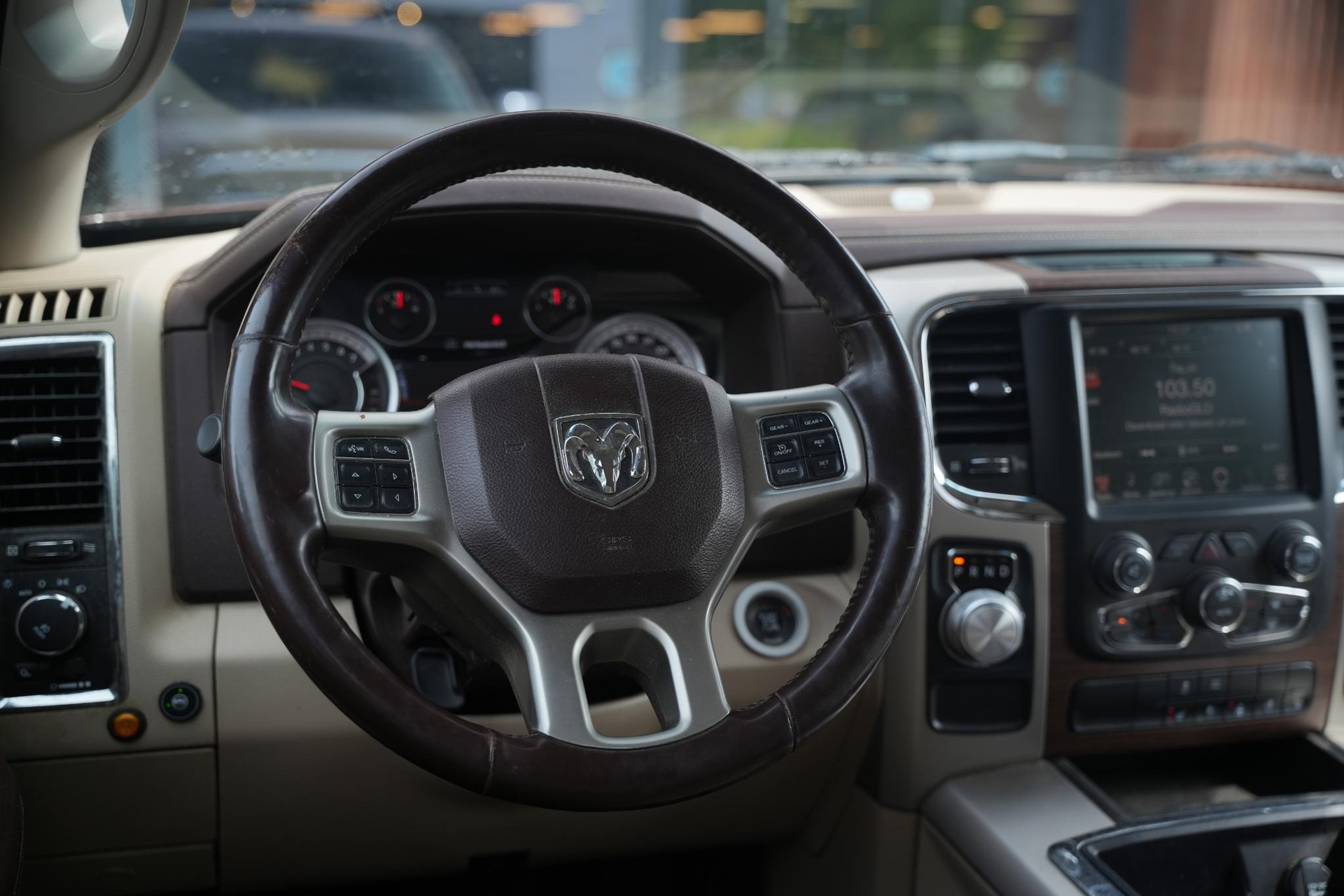 Dodge Ram 1500 5.7 V8 4x4 Quad Cab 6'4 2015 Bruin 18