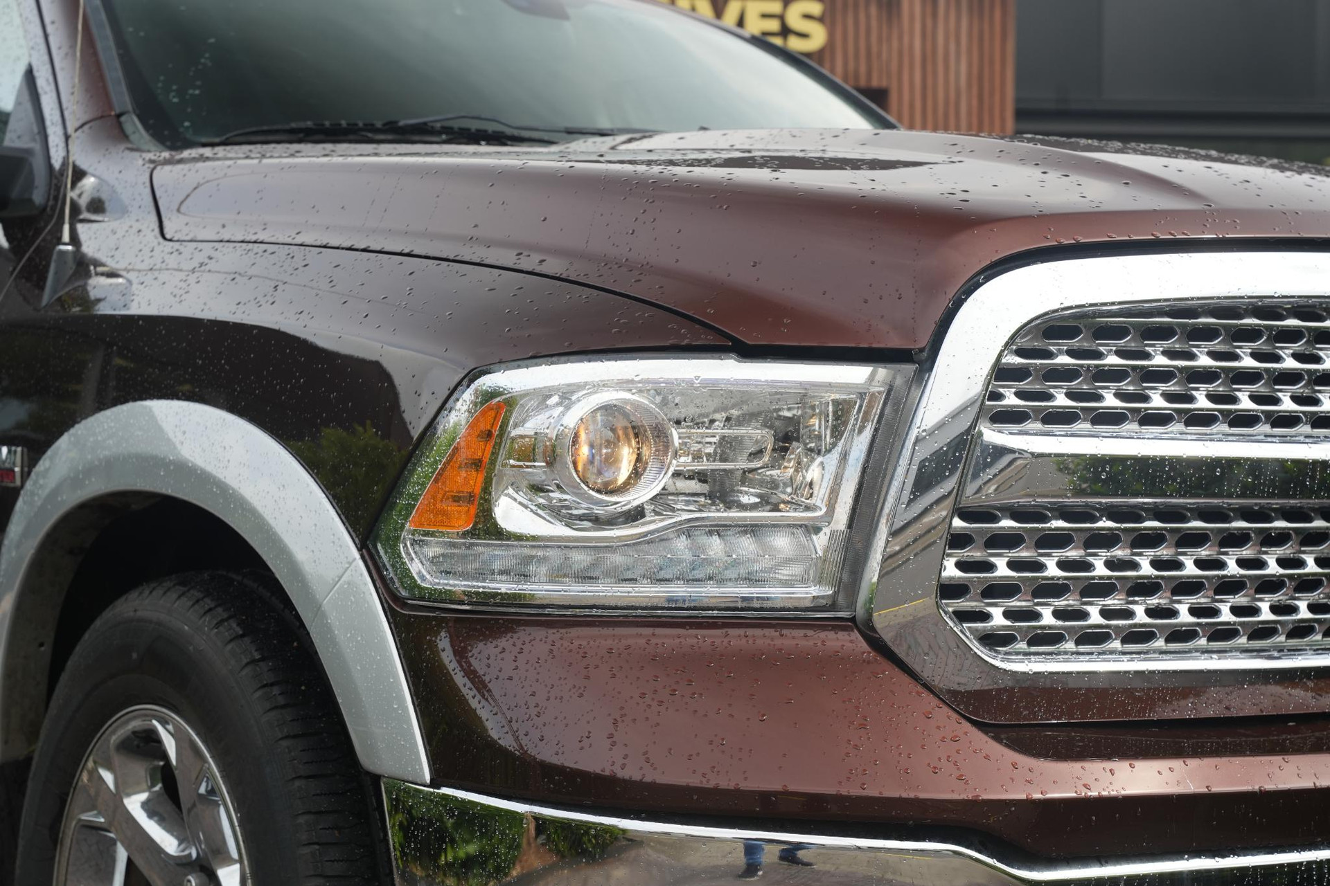 Dodge Ram 1500 5.7 V8 4x4 Quad Cab 6'4 2015 Bruin 9