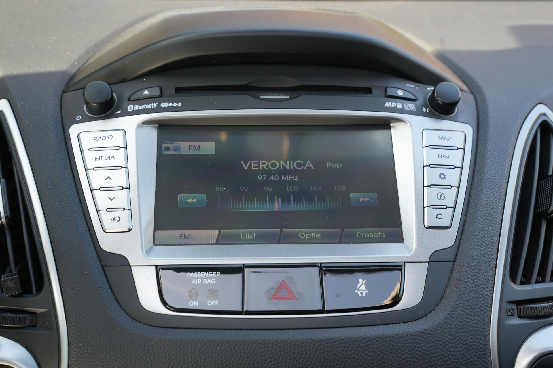 Hyundai ix35 2.0i 4WD i-Catcher 2011 Sirius Silver Metallic (AA3) 16