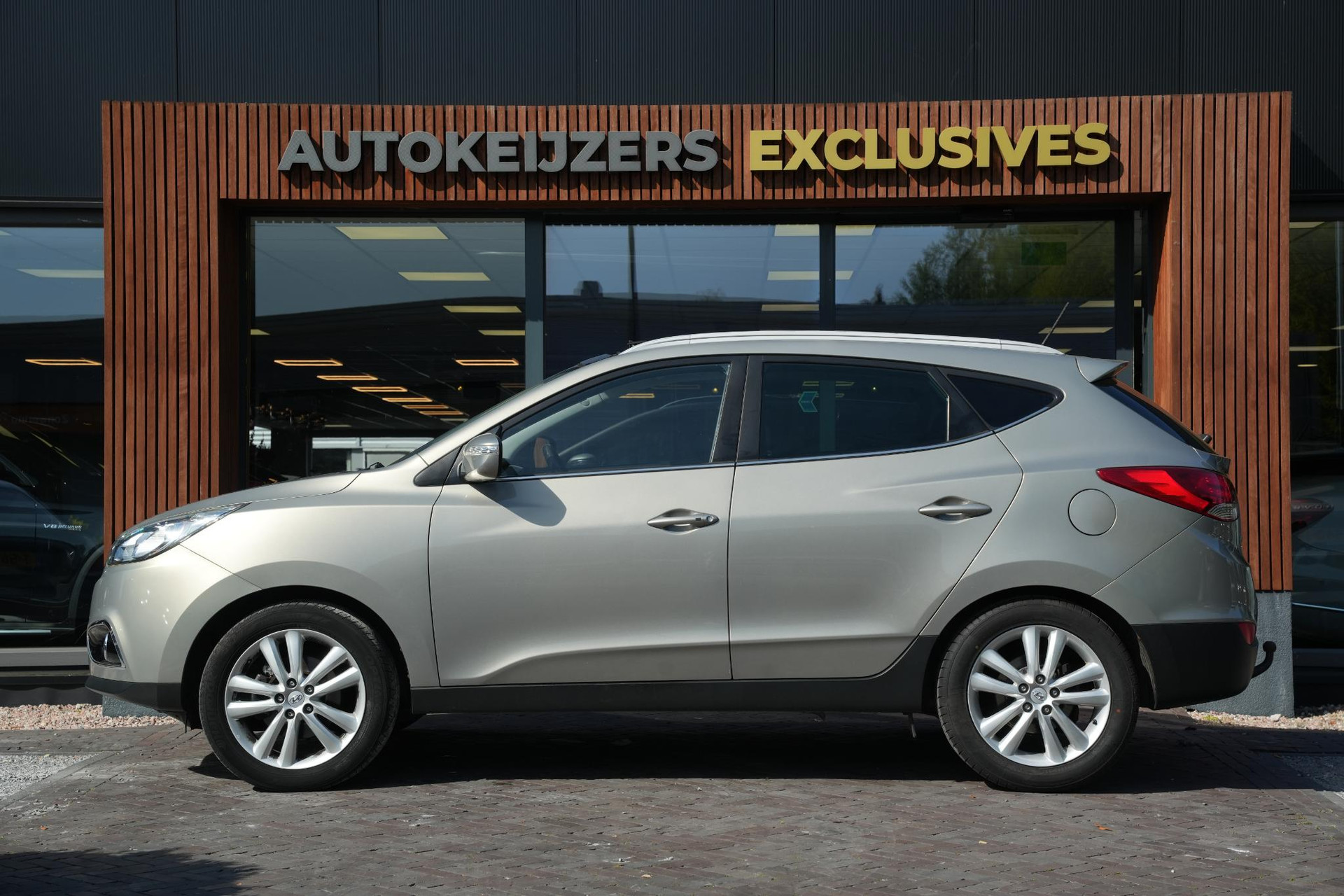 Hyundai ix35 2.0i 4WD i-Catcher 2011 Sirius Silver Metallic (AA3) 4