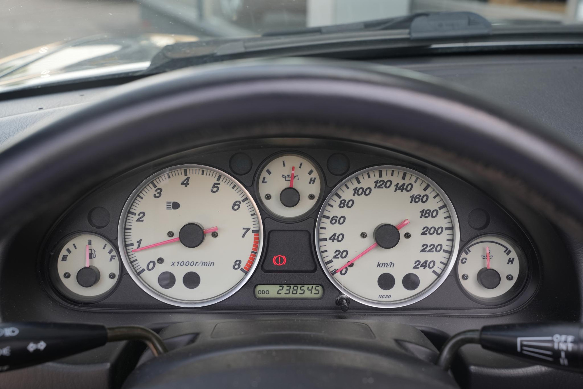 Mazda MX-5 1.6i Exclusive 2002 TITANIUM GRAY METALLIC (25G) 14