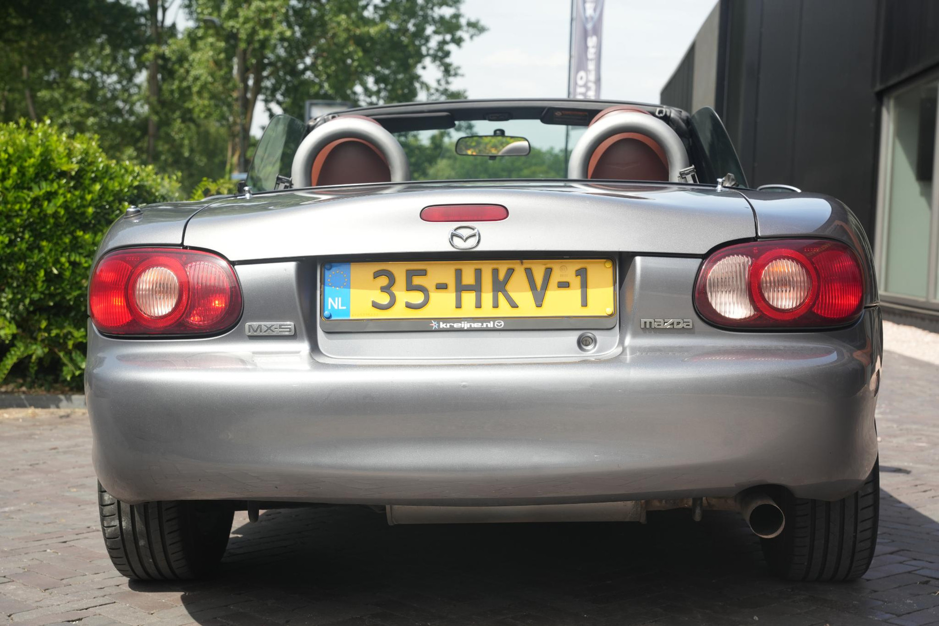 Mazda MX-5 1.6i Exclusive 2002 TITANIUM GRAY METALLIC (25G) 4