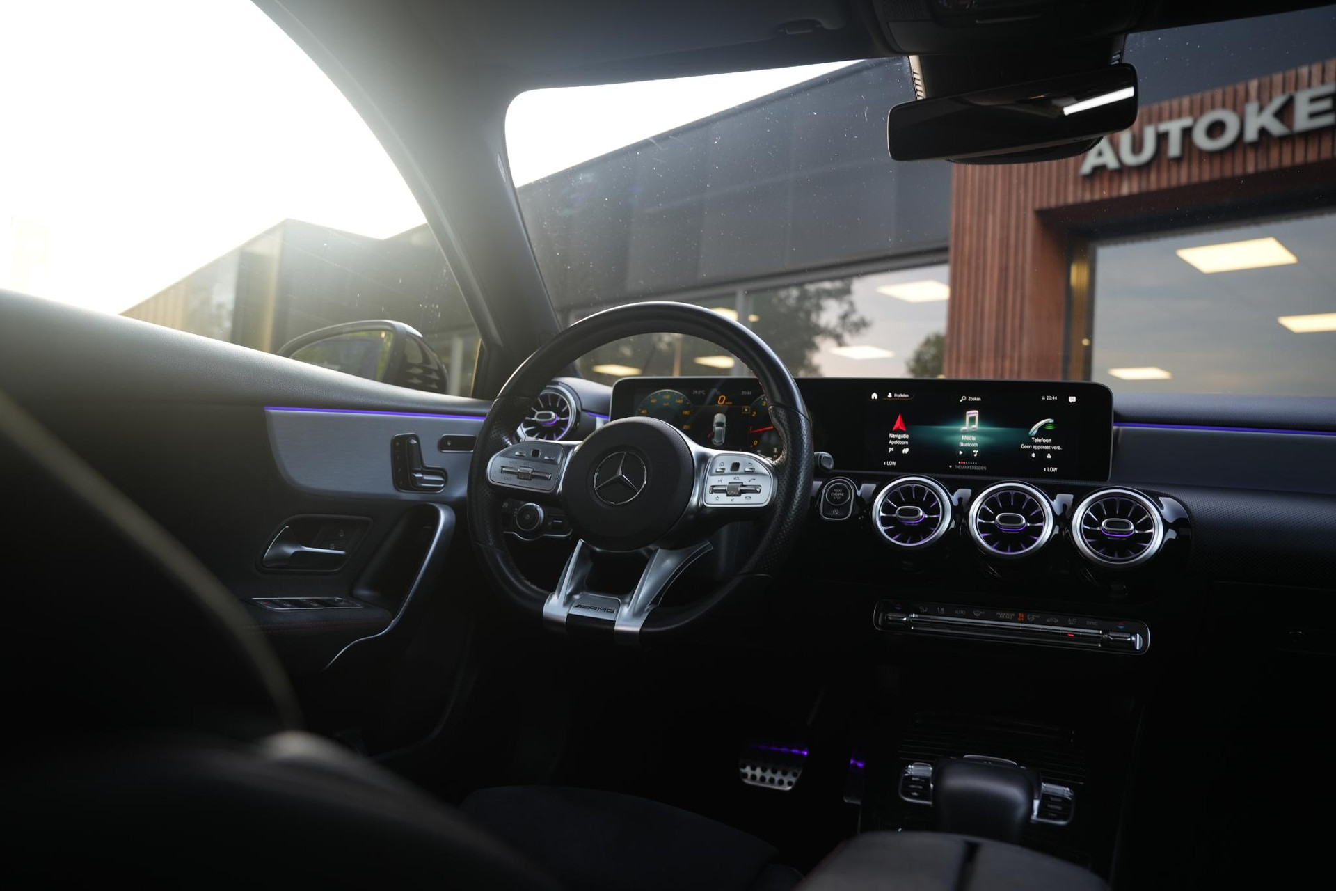 Mercedes-Benz A-Klasse 200 Launch Edition Premium Plus 2018  16