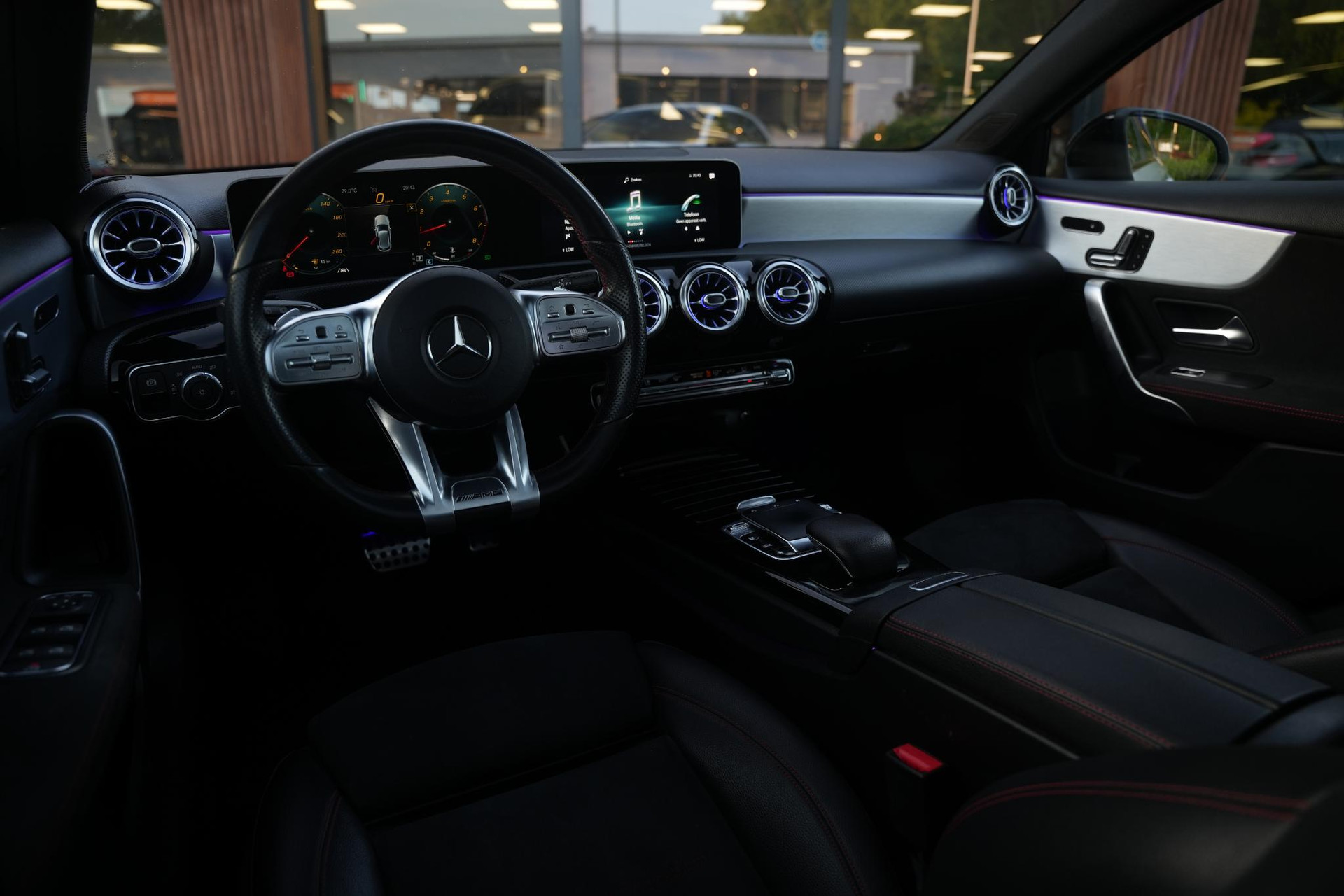 Mercedes-Benz A-Klasse 200 Launch Edition Premium Plus 2018  2