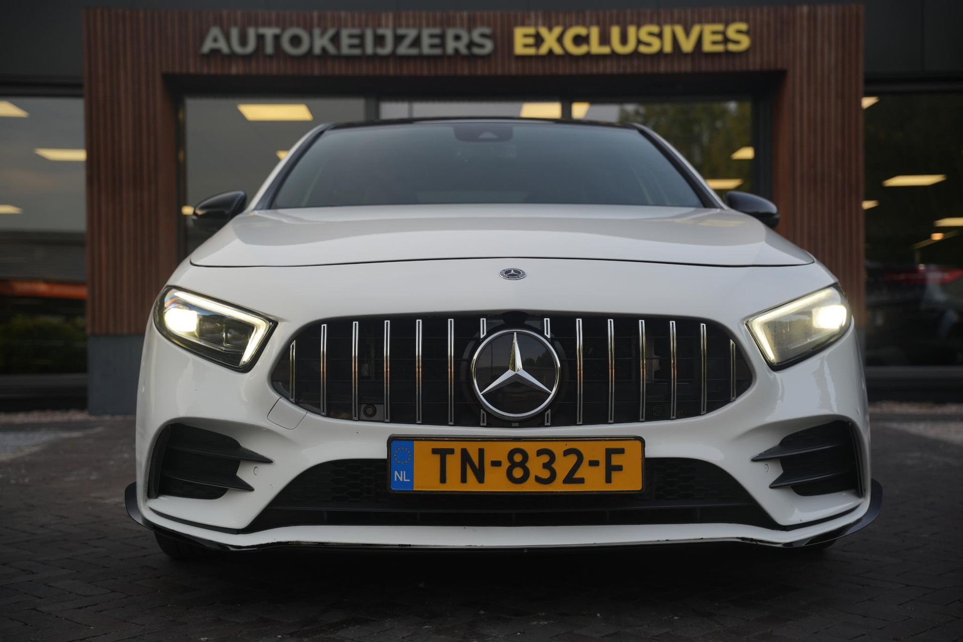 Mercedes-Benz A-Klasse 200 Launch Edition Premium Plus 2018  3