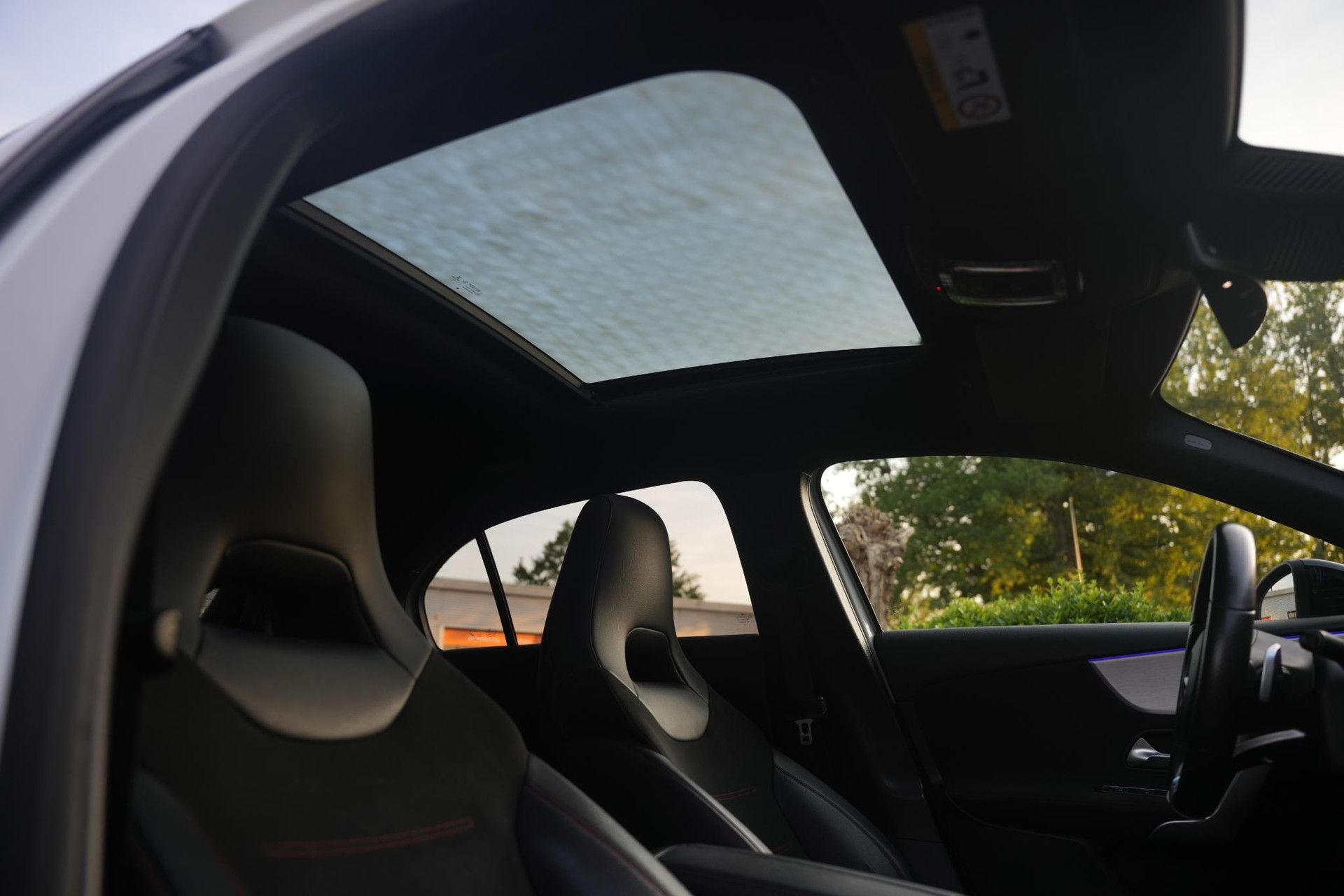 Mercedes-Benz A-Klasse 200 Launch Edition Premium Plus 2018  4