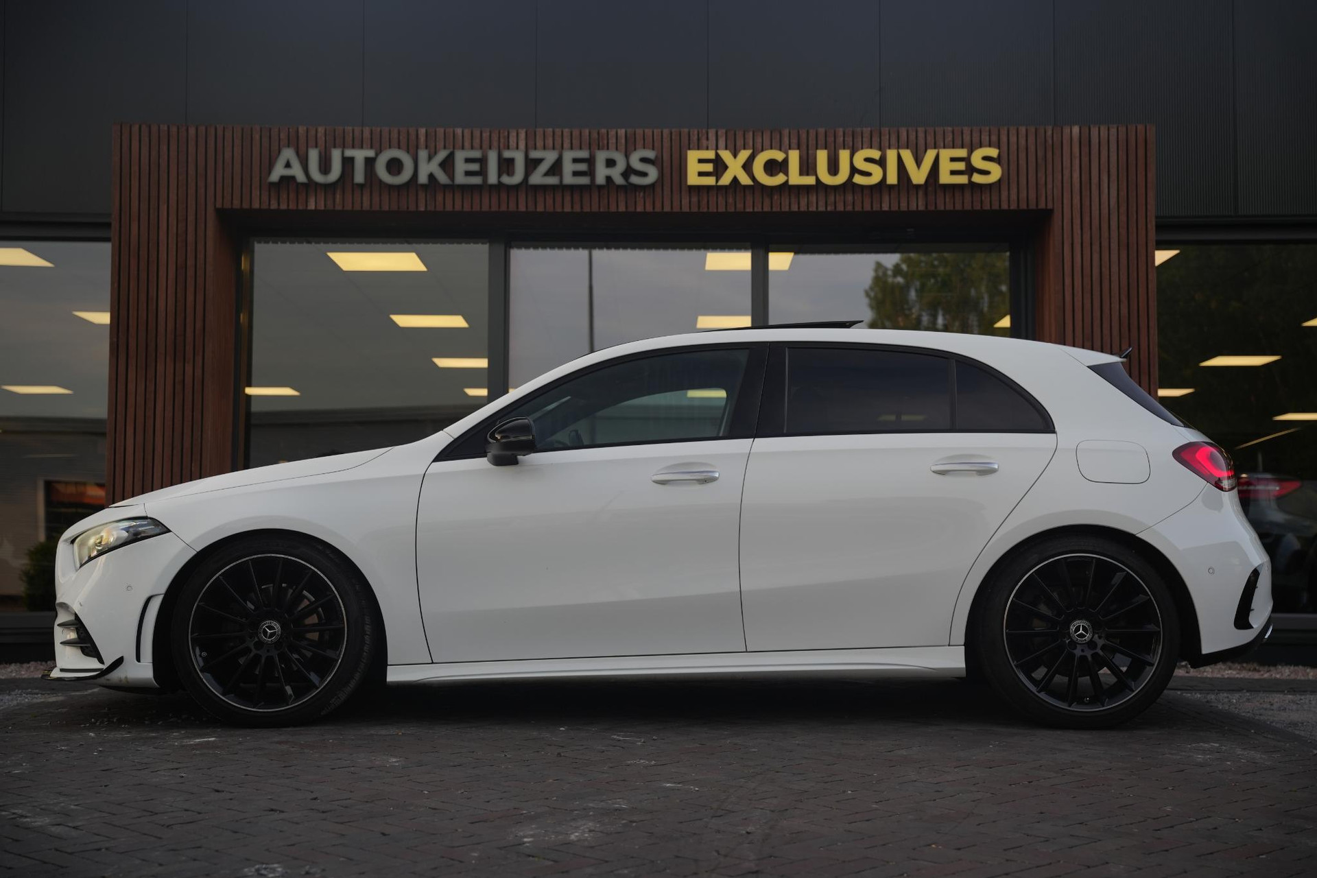 Mercedes-Benz A-Klasse 200 Launch Edition Premium Plus 2018  5
