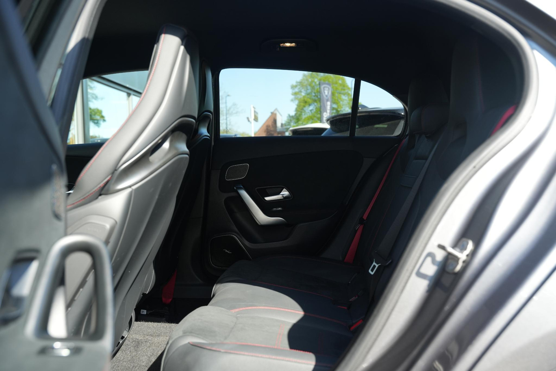 Mercedes-Benz A-Klasse AMG 35 4MATIC 2025 Mountain gray - metallic finish (787U) 14