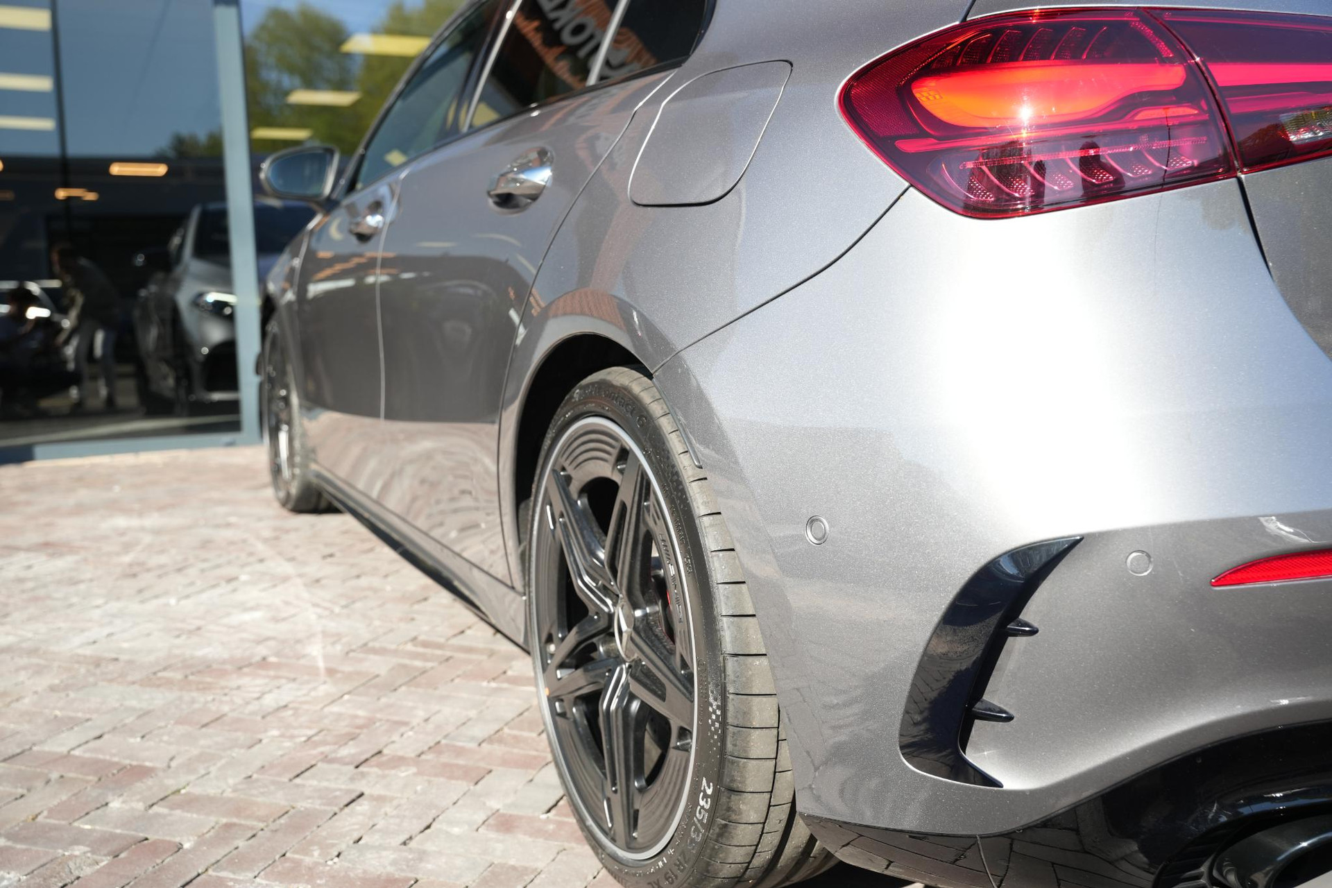 Mercedes-Benz A-Klasse AMG 35 4MATIC 2025 Mountain gray - metallic finish (787U) 15
