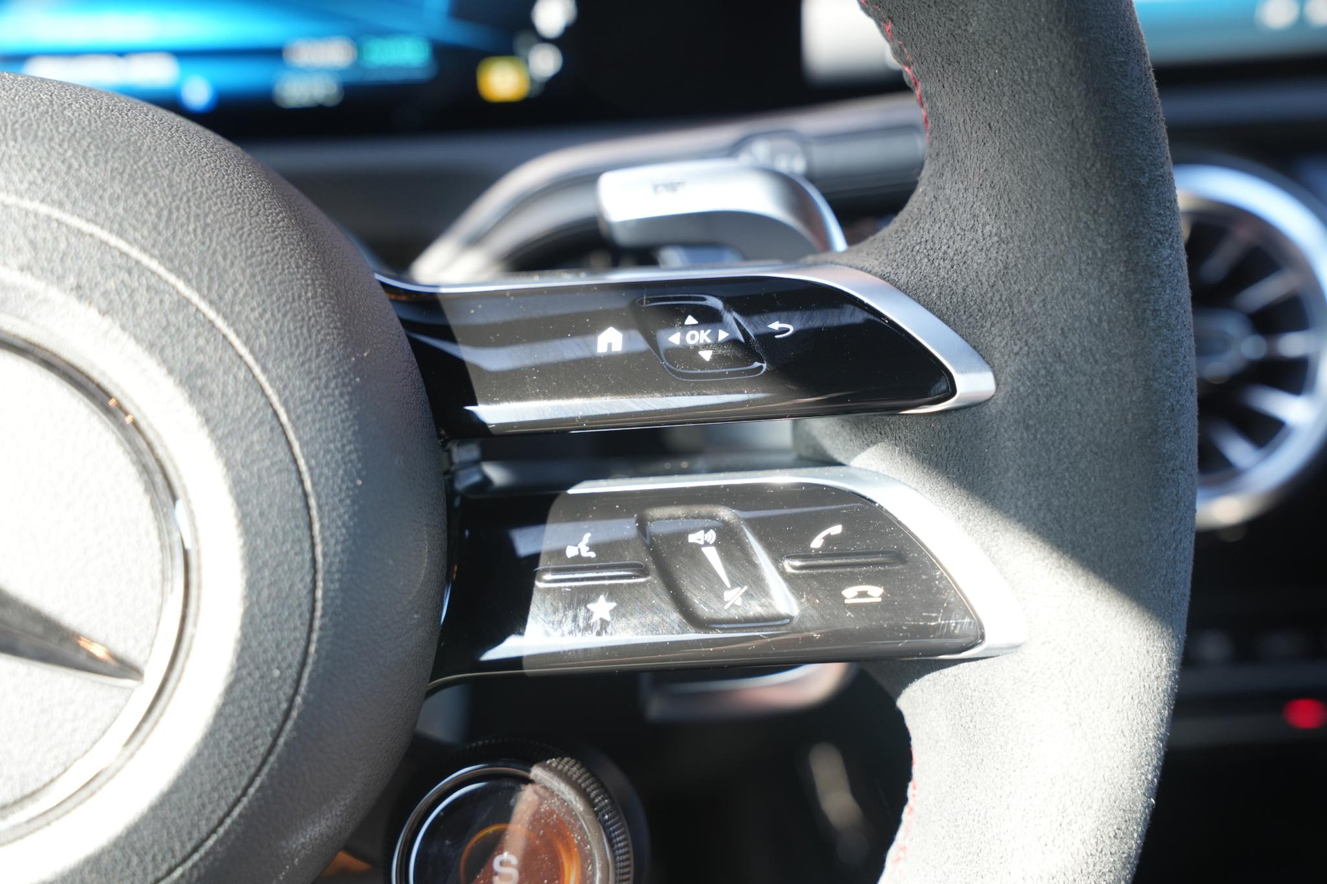 Mercedes-Benz A-Klasse AMG 35 4MATIC 2025 Mountain gray - metallic finish (787U) 26