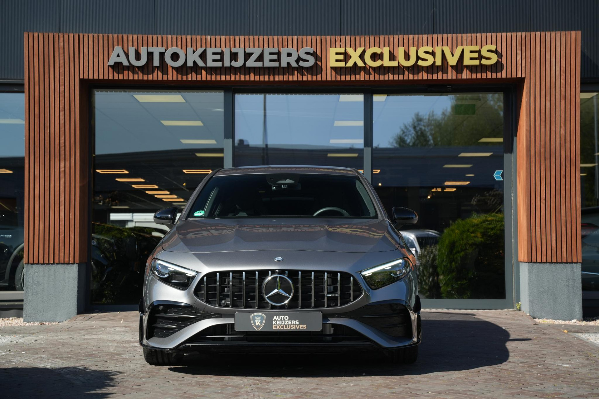 Mercedes-Benz A-Klasse AMG 35 4MATIC 2025 Mountain gray - metallic finish (787U) 3