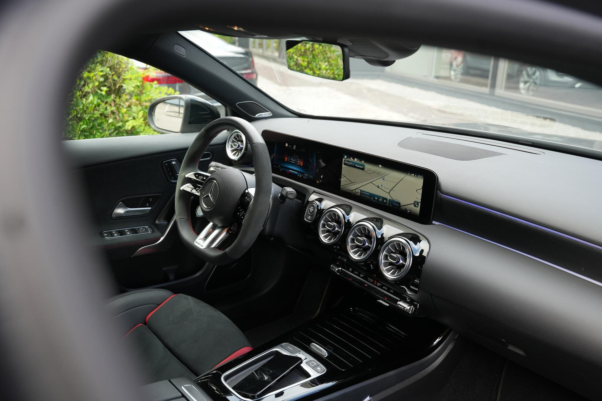 Mercedes-Benz A-Klasse AMG 35 4MATIC 2025 Mountain gray - metallic finish (787U) 37