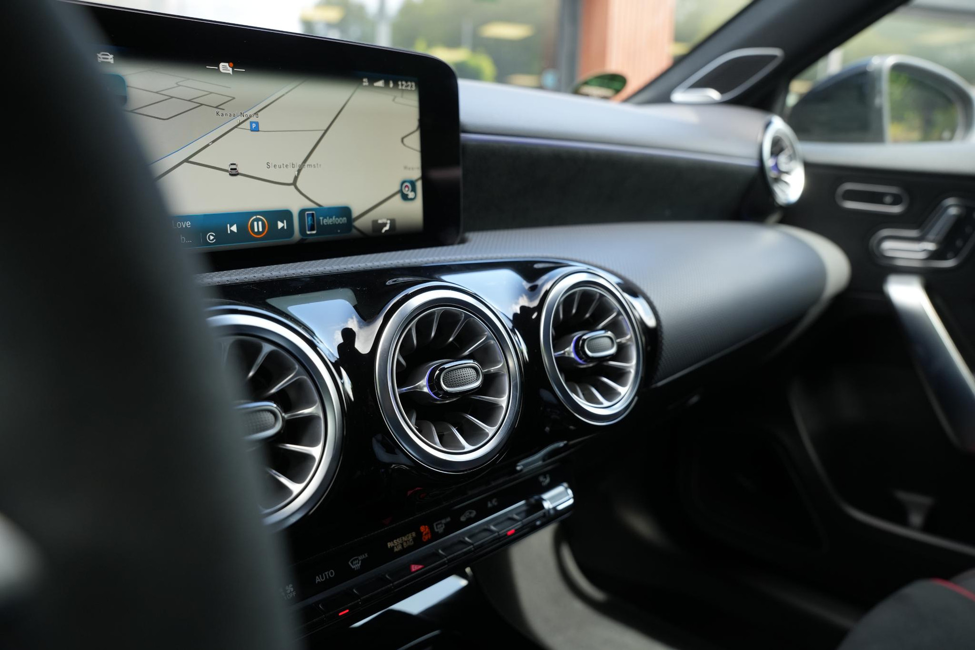 Mercedes-Benz A-Klasse AMG 35 4MATIC 2025 Mountain gray - metallic finish (787U) 43