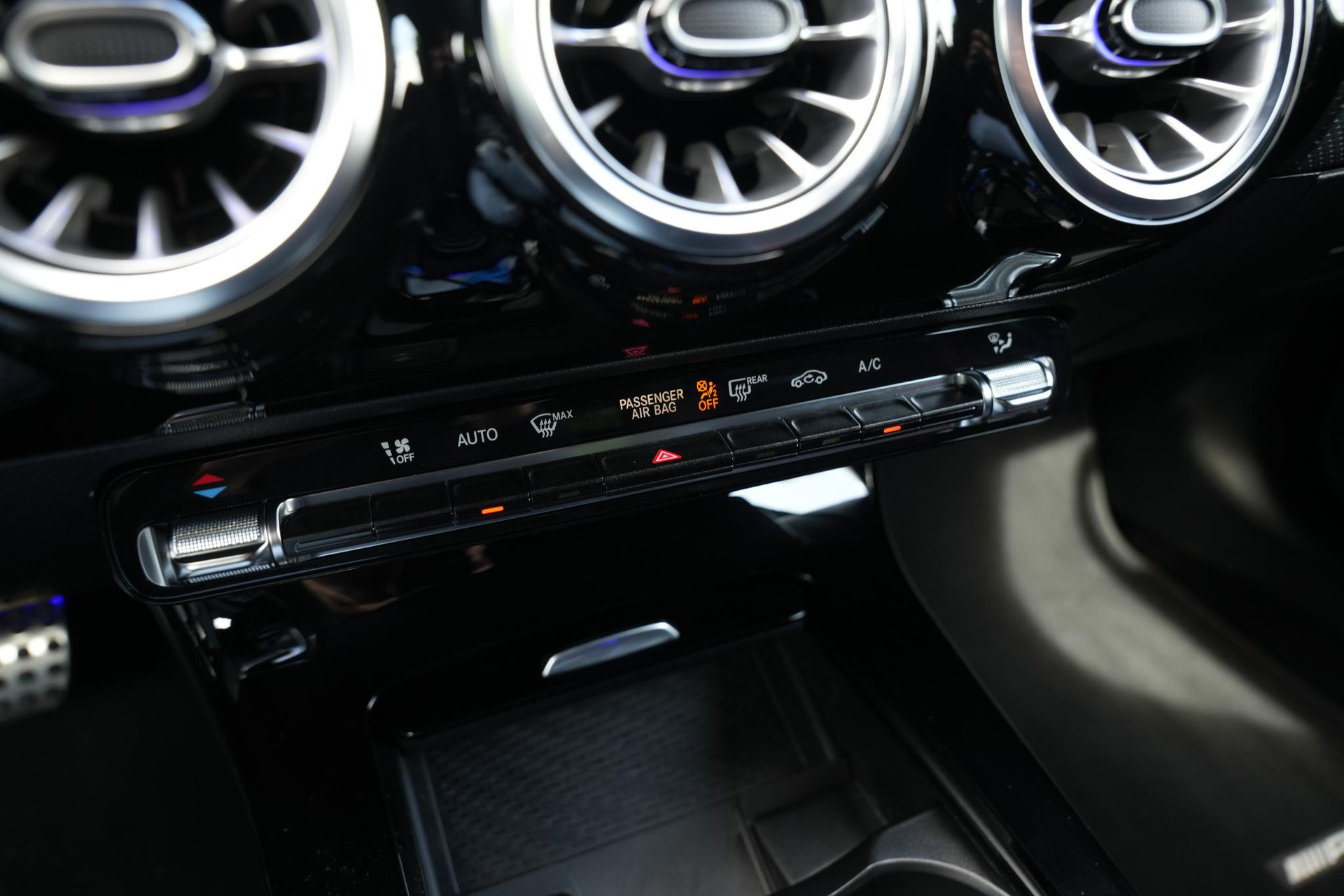 Mercedes-Benz A-Klasse AMG 35 4MATIC 2025 Mountain gray - metallic finish (787U) 45