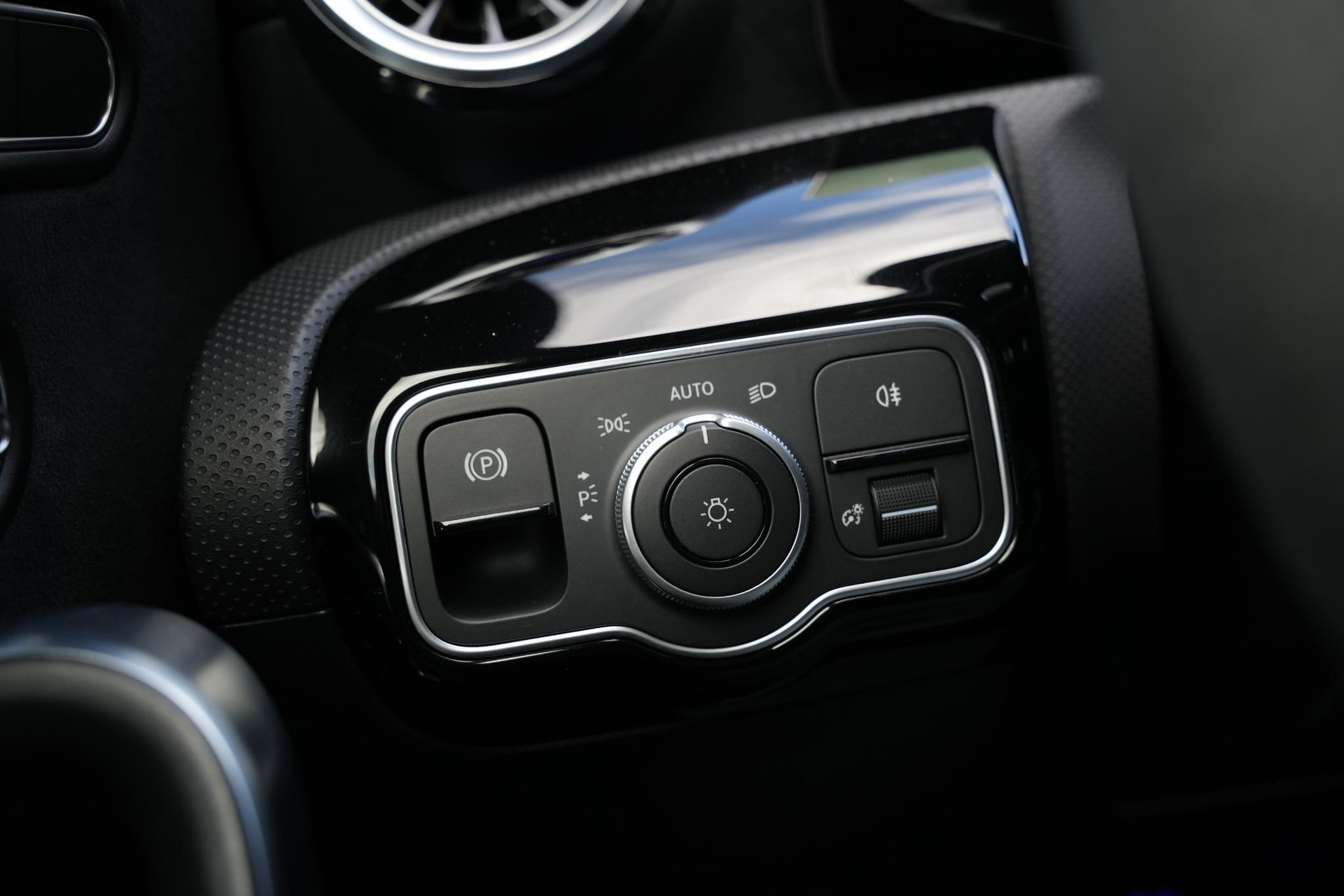 Mercedes-Benz A-Klasse AMG 35 4MATIC 2025 Mountain gray - metallic finish (787U) 51