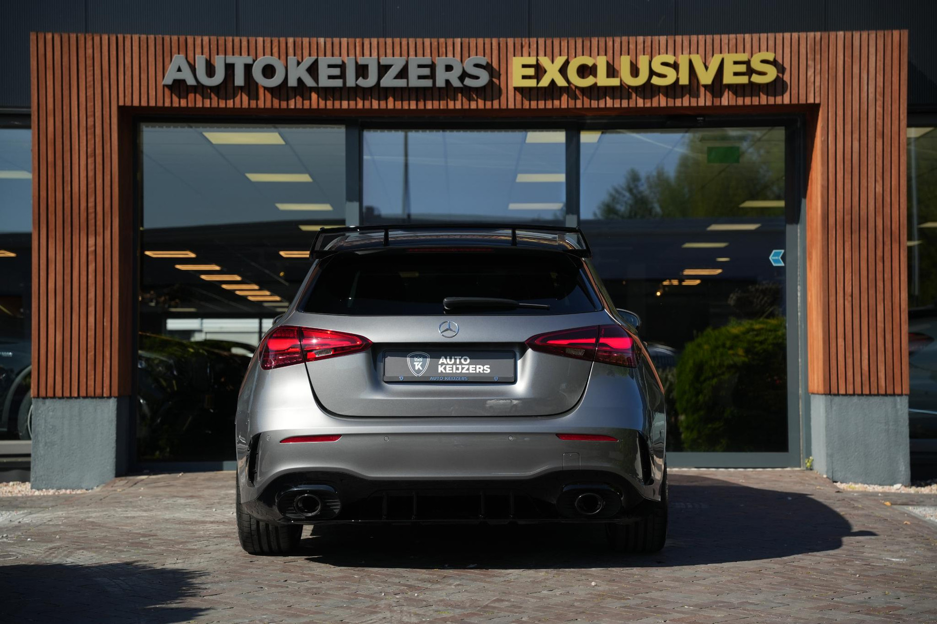 Mercedes-Benz A-Klasse AMG 35 4MATIC 2025 Mountain gray - metallic finish (787U) 6