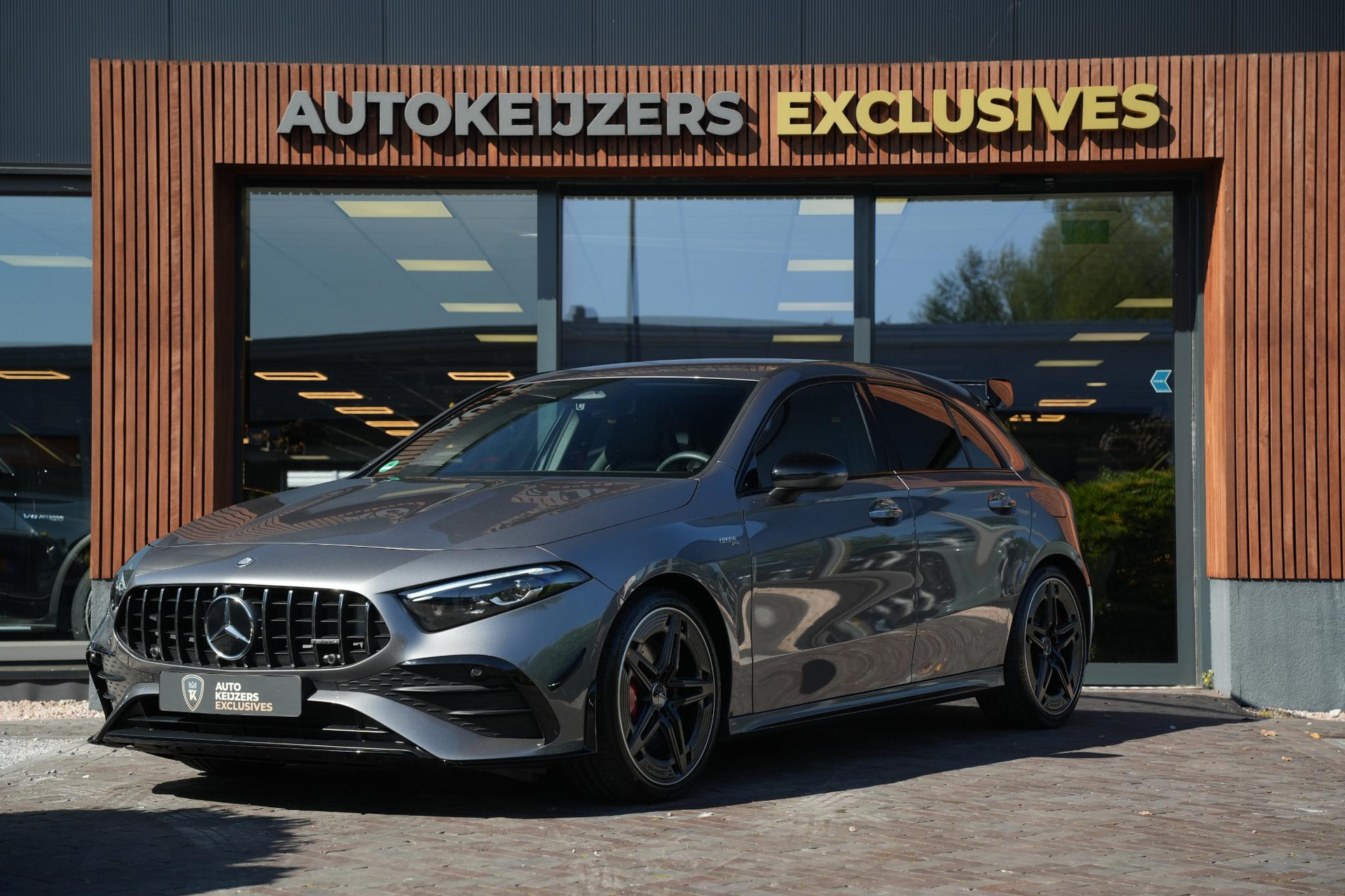 Mercedes-Benz A-Klasse AMG 35 4MATIC 2025 Mountain gray - metallic finish (787U) 7