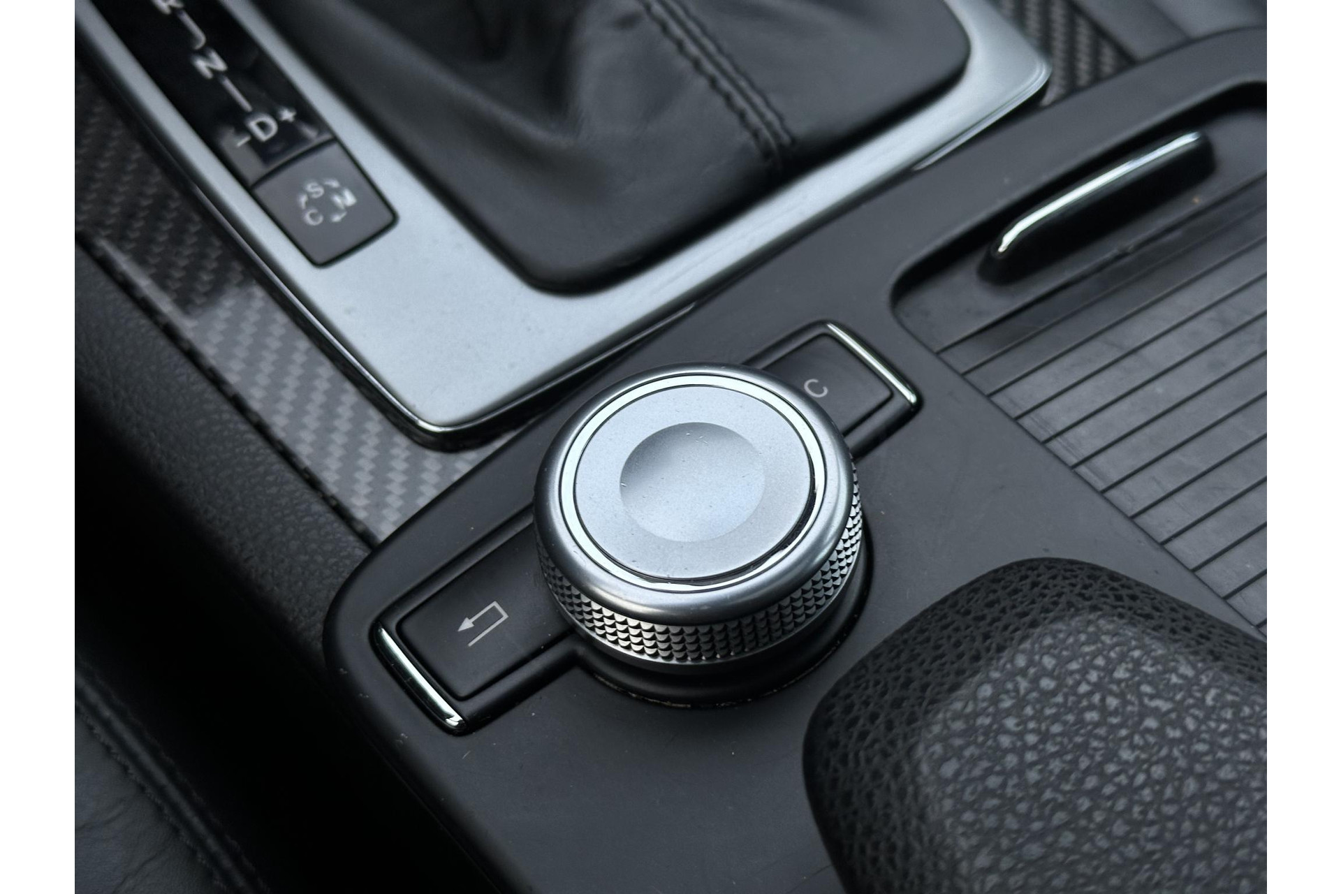 Mercedes-Benz C-Klasse AMG 63 2008 TENORITE GRAY METALLIC PAINT (755U) 33