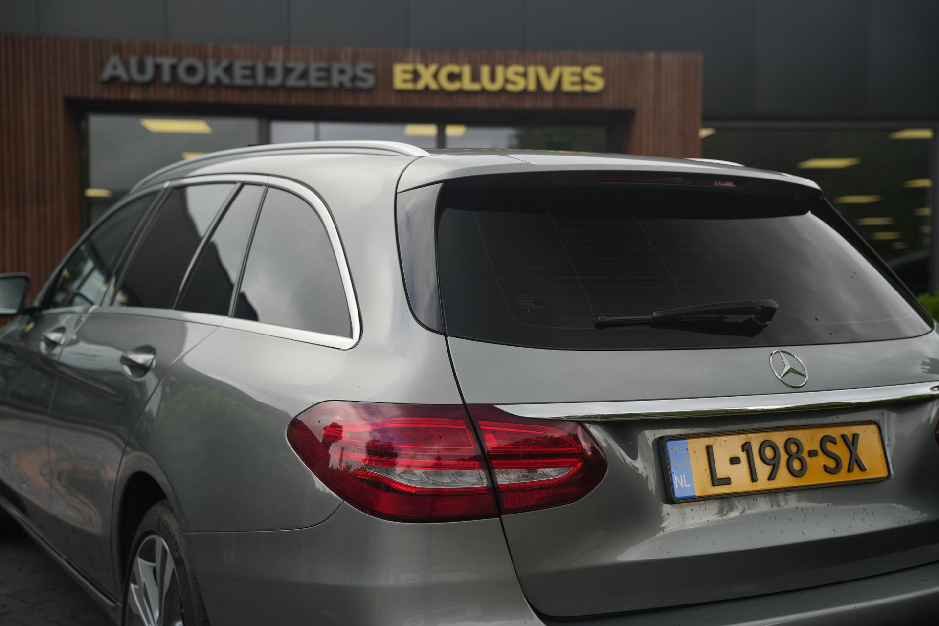 Mercedes-Benz C-Klasse Estate 180 2015 PALLADIUM SILVER METALLIC PAINT (792U) 13