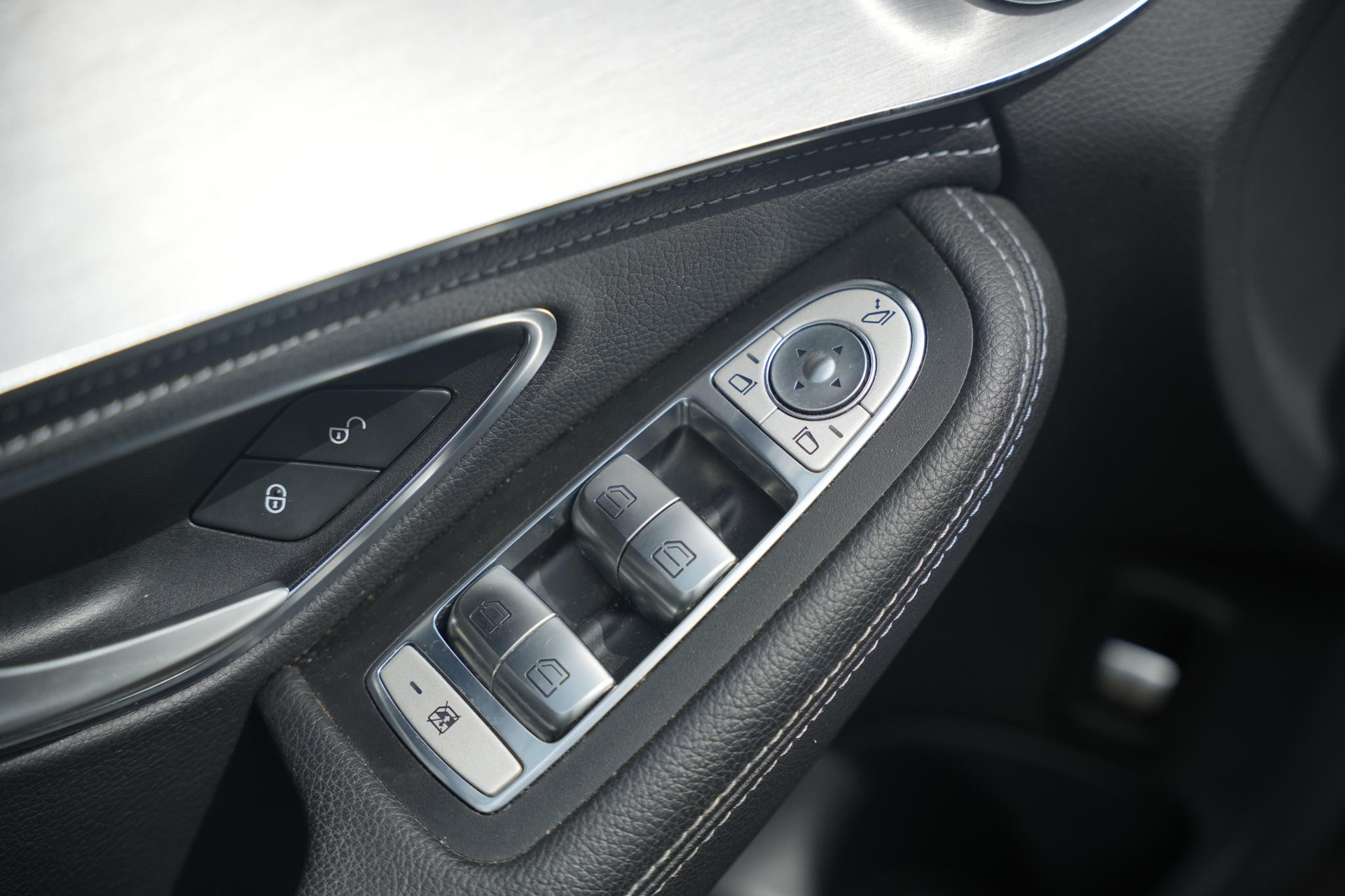 Mercedes-Benz C-Klasse Estate 180 2015 PALLADIUM SILVER METALLIC PAINT (792U) 16