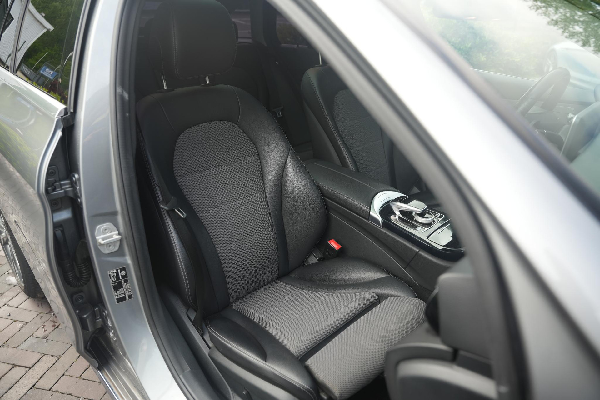 Mercedes-Benz C-Klasse Estate 180 2015 PALLADIUM SILVER METALLIC PAINT (792U) 19
