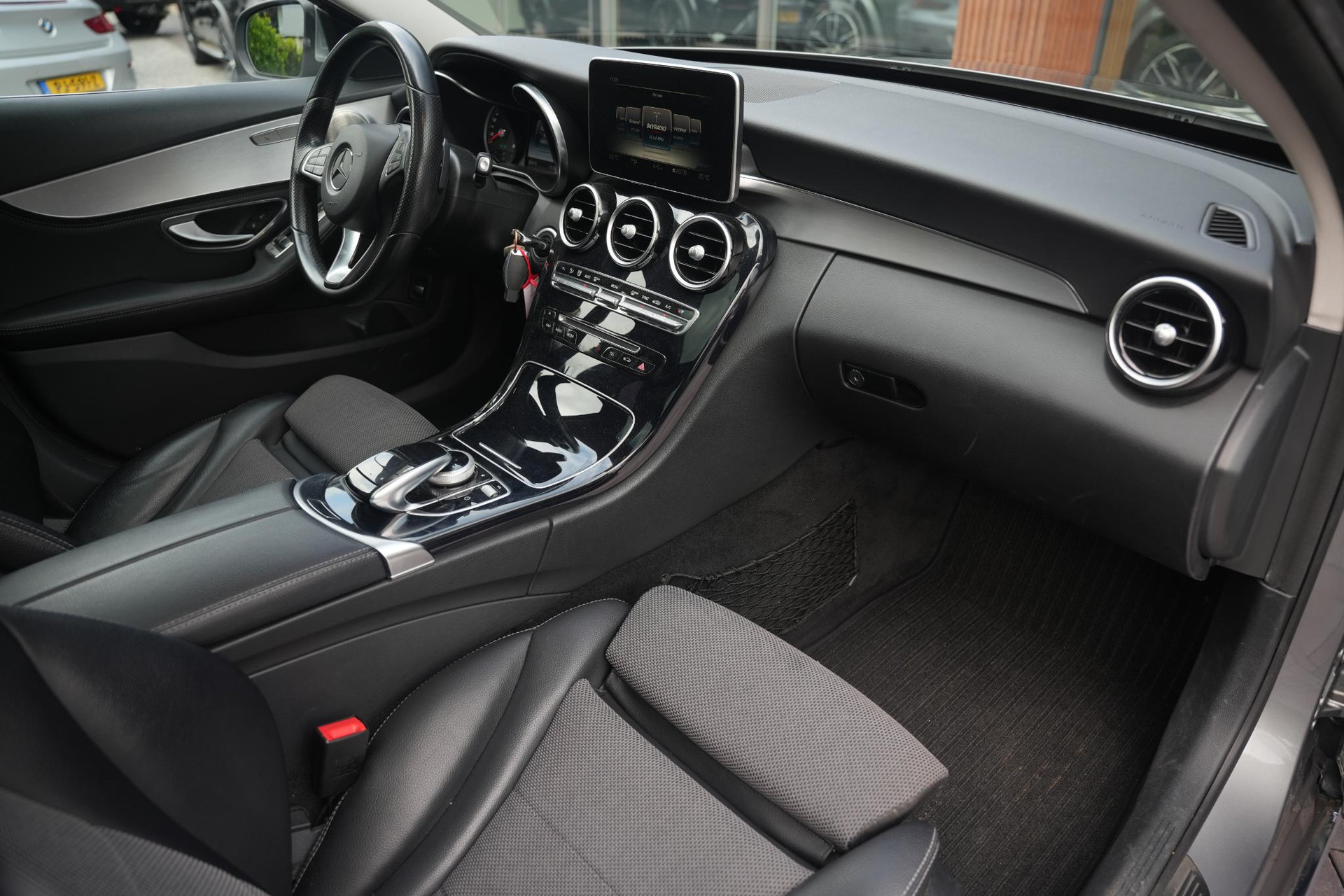 Mercedes-Benz C-Klasse Estate 180 2015 PALLADIUM SILVER METALLIC PAINT (792U) 20