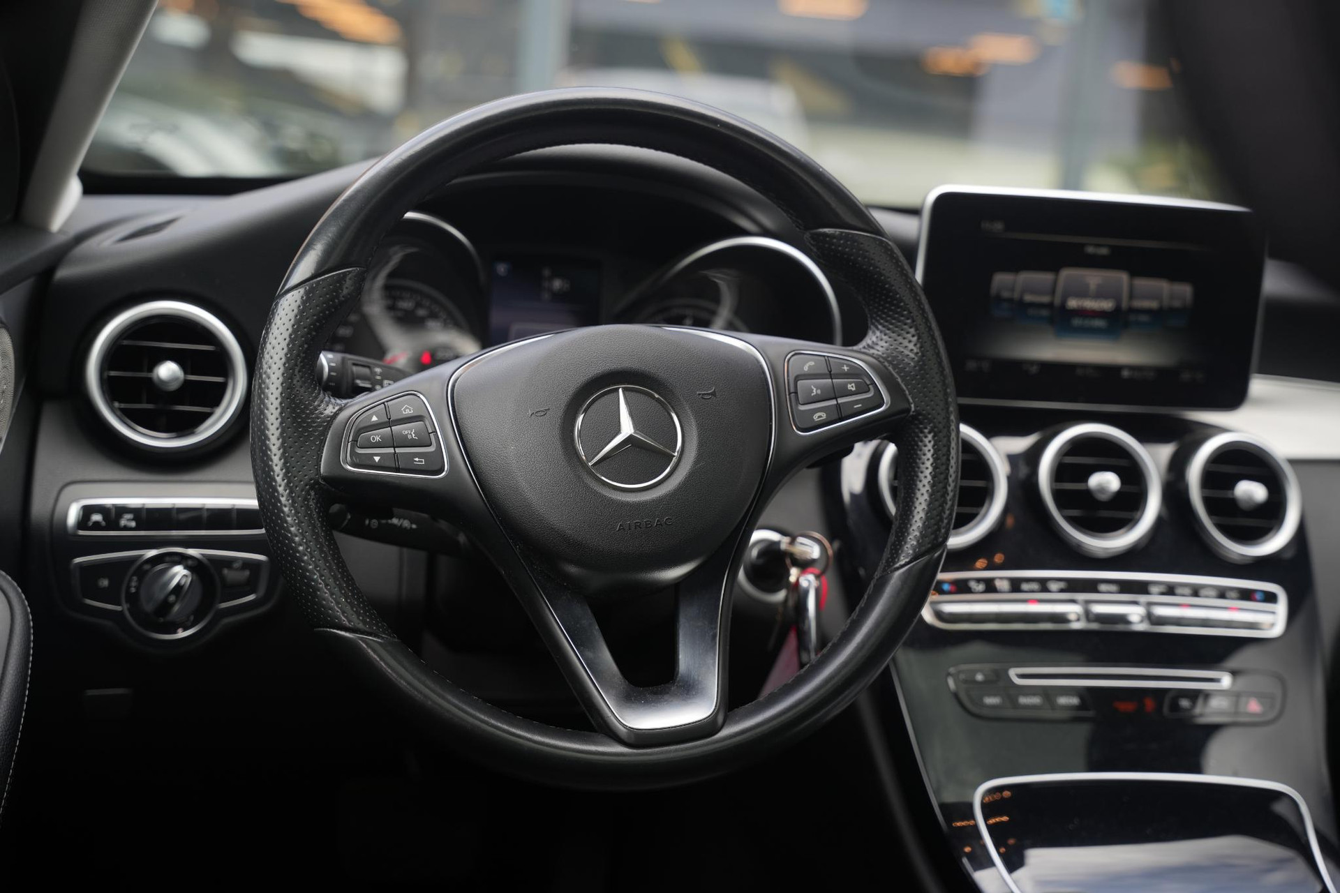 Mercedes-Benz C-Klasse Estate 180 2015 PALLADIUM SILVER METALLIC PAINT (792U) 25