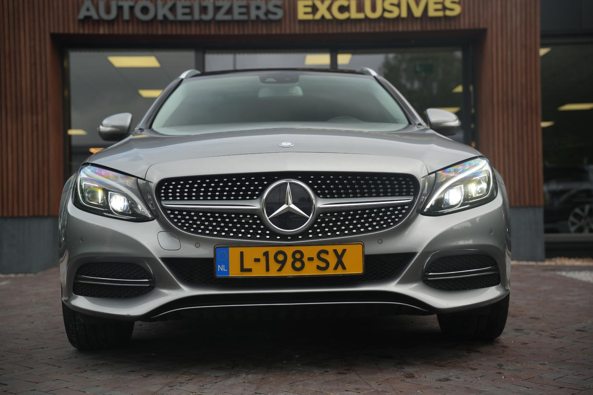 Mercedes-Benz C-Klasse Estate 180 2015 PALLADIUM SILVER METALLIC PAINT (792U) 3