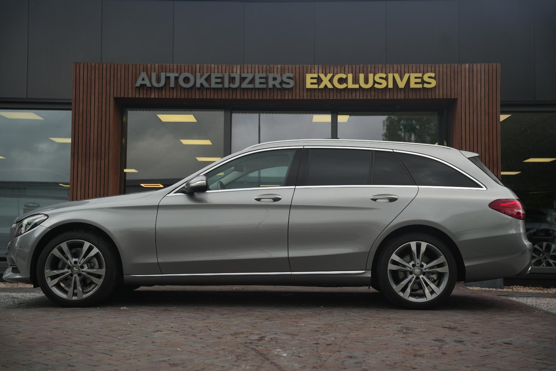 Mercedes-Benz C-Klasse Estate 180 2015 PALLADIUM SILVER METALLIC PAINT (792U) 5