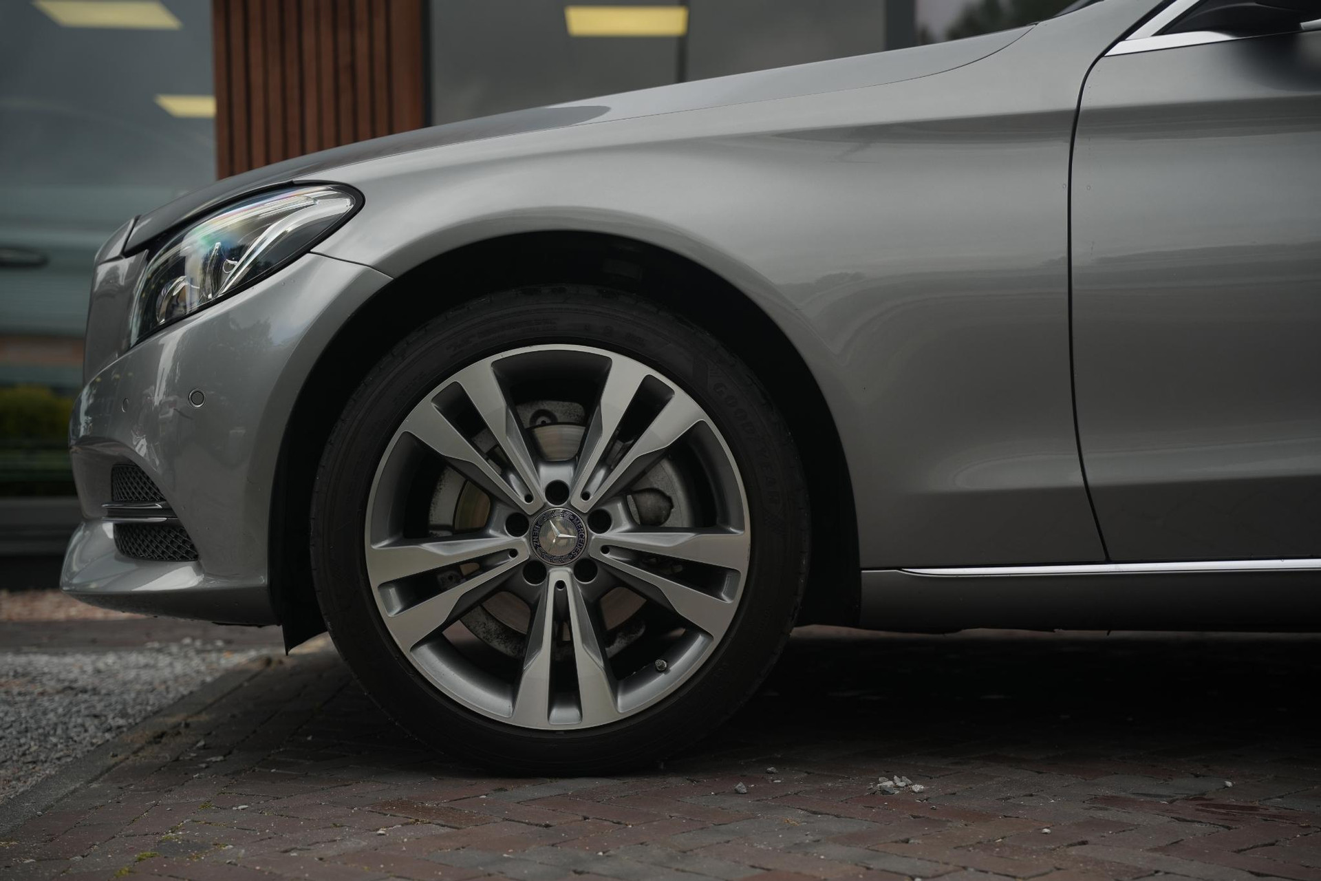 Mercedes-Benz C-Klasse Estate 180 2015 PALLADIUM SILVER METALLIC PAINT (792U) 9