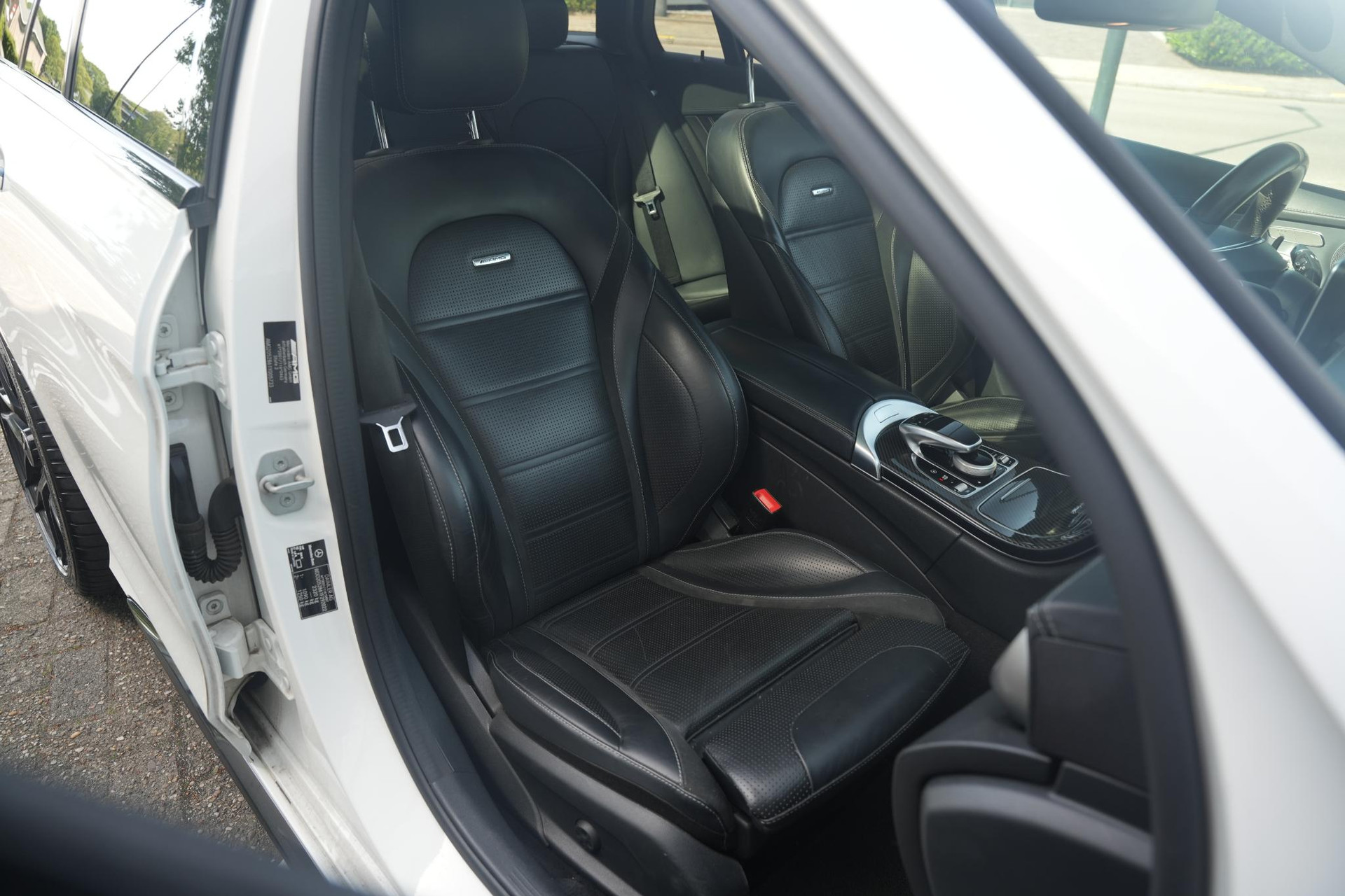 Mercedes-Benz C-Klasse Estate AMG 63 2016  17