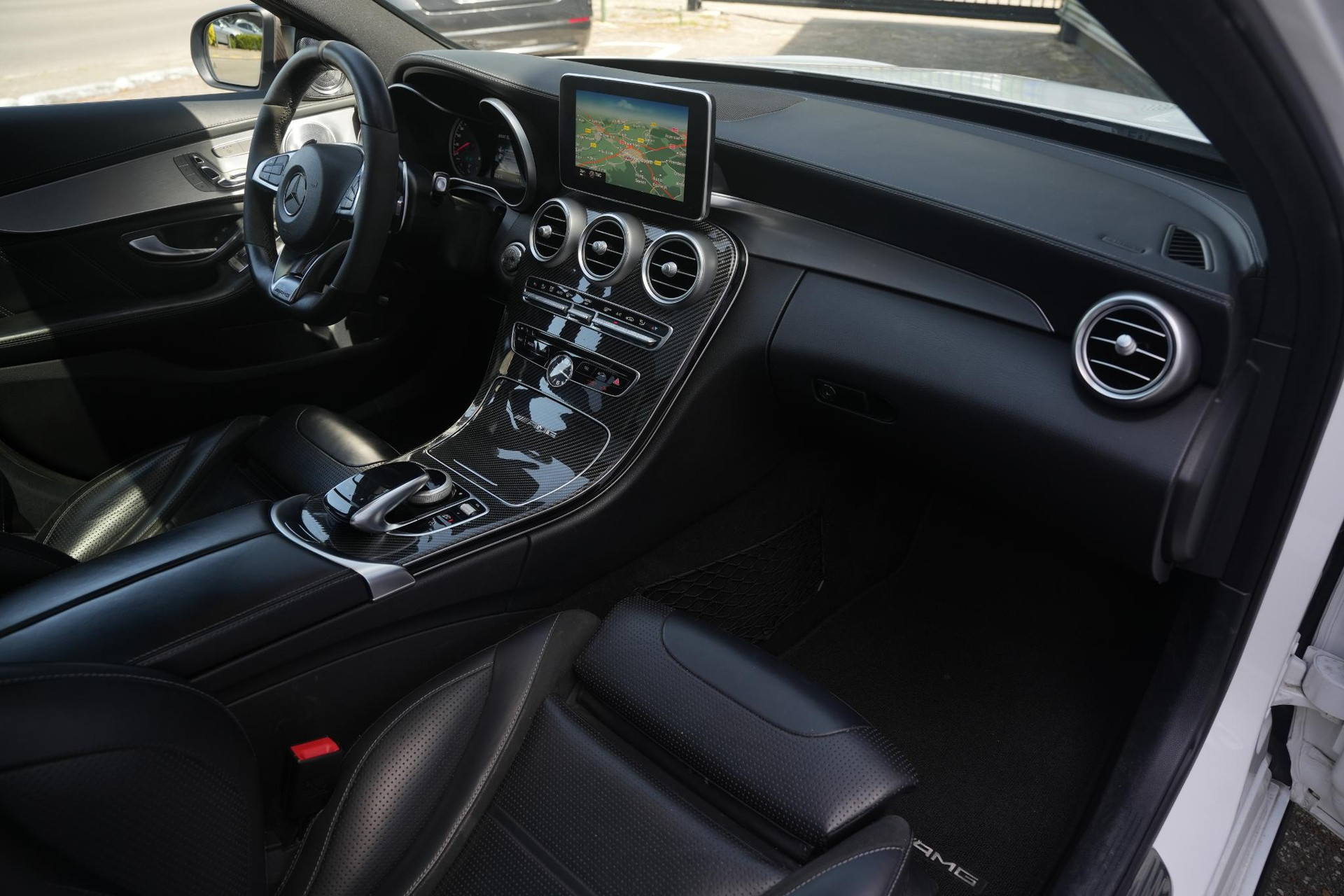 Mercedes-Benz C-Klasse Estate AMG 63 2016  18