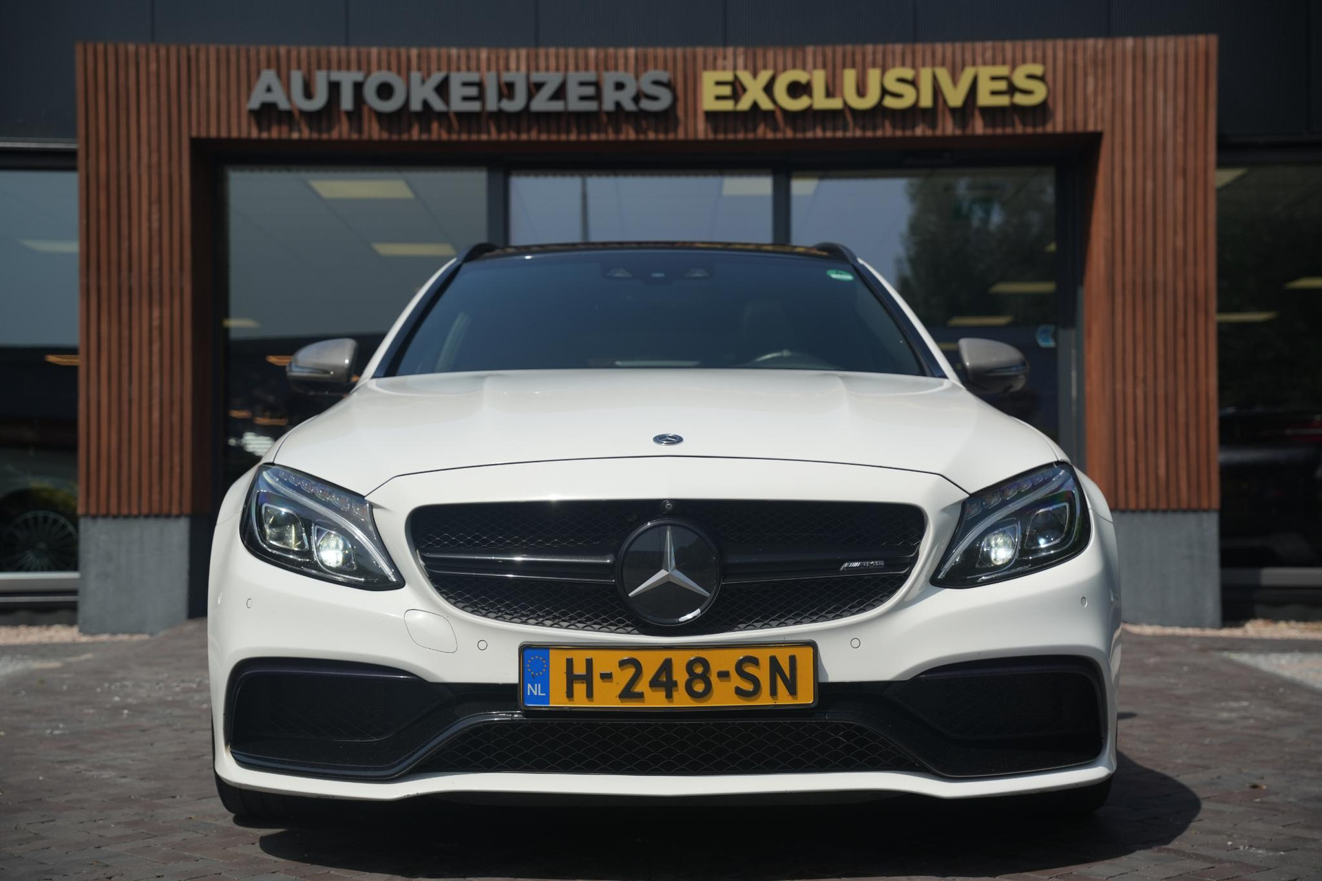 Mercedes-Benz C-Klasse Estate AMG 63 2016  3