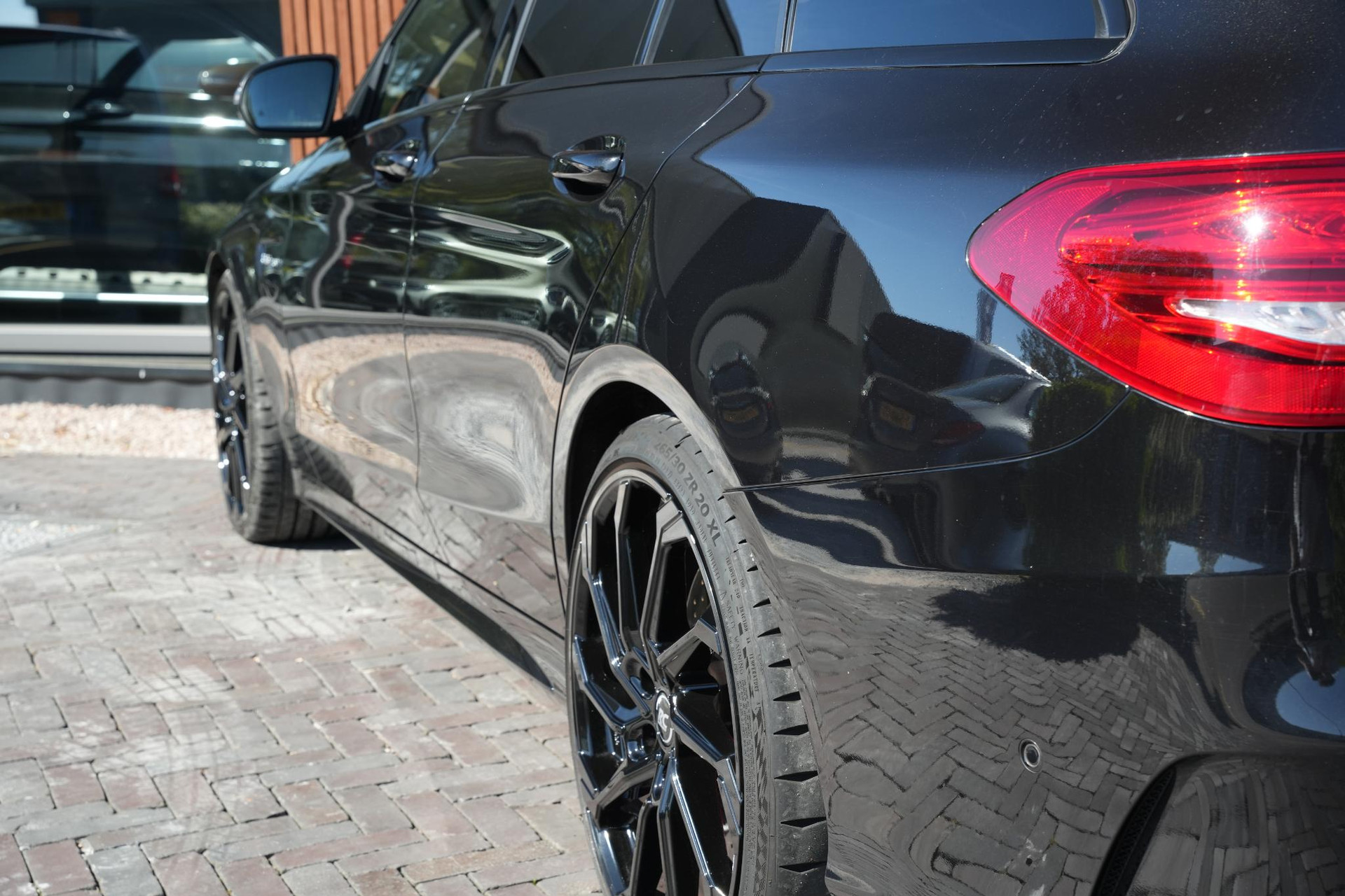 Mercedes-Benz C-Klasse Estate AMG 63 476PK 2015 OBSIDIAN BLACK (197U) 11