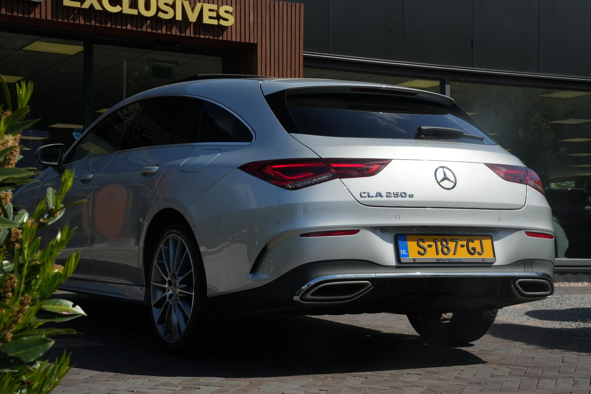 Mercedes-Benz CLA-Klasse Shooting Brake 250 e Premium Plus 2021 IRIDIUM SILVER - METALLIC FINISH (775U) 15