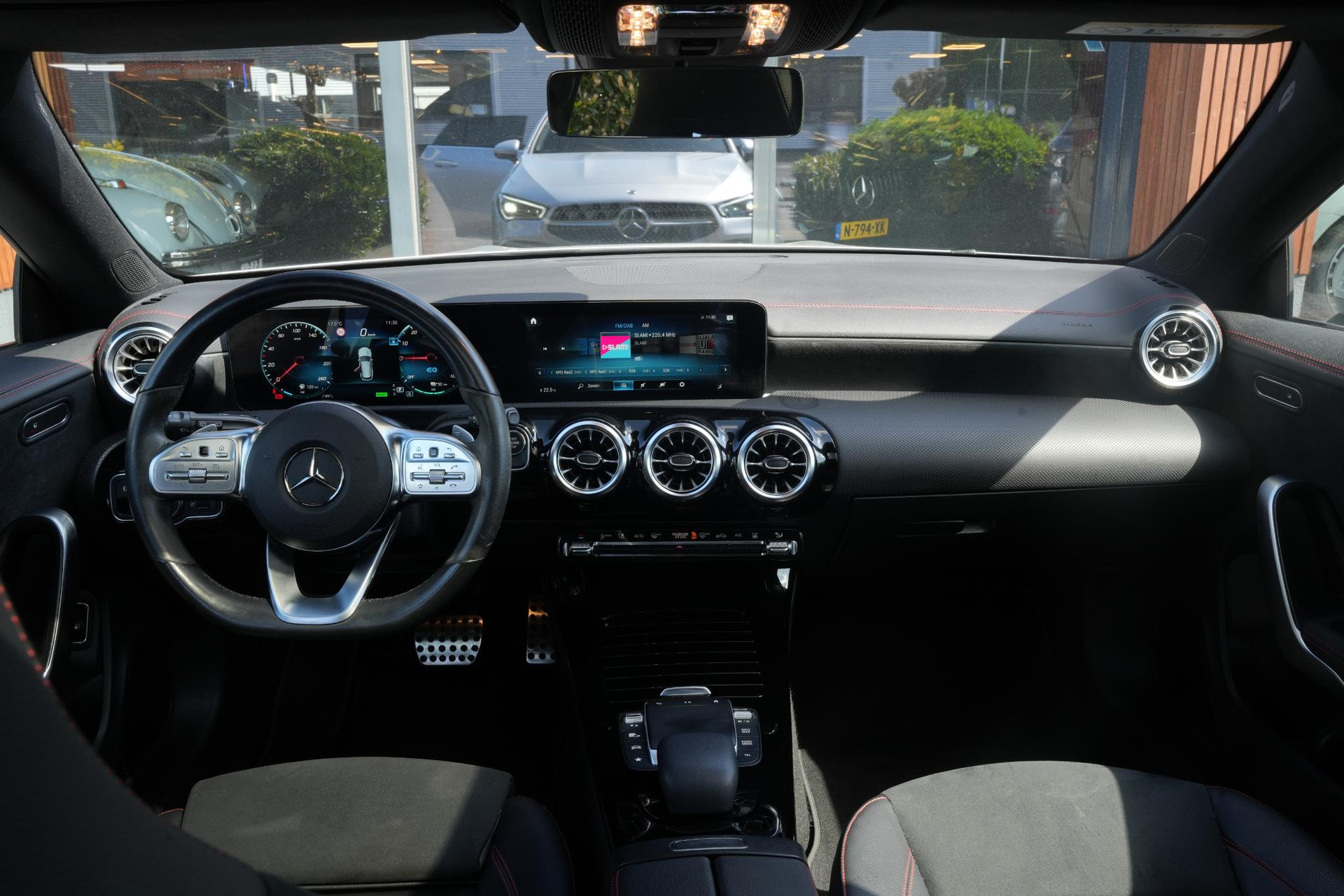 Mercedes-Benz CLA-Klasse Shooting Brake 250 e Premium Plus 2021 IRIDIUM SILVER - METALLIC FINISH (775U) 18