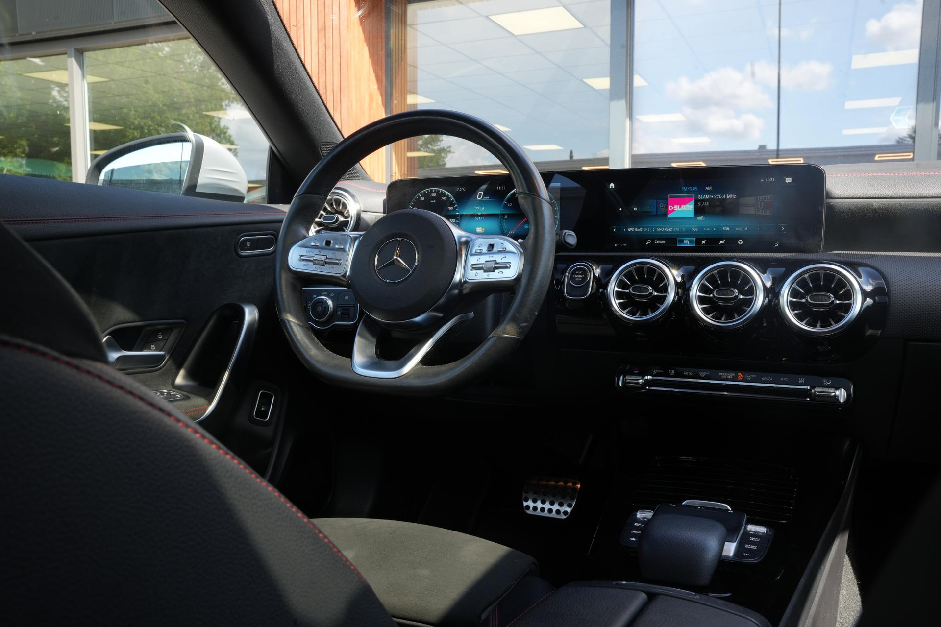 Mercedes-Benz CLA-Klasse Shooting Brake 250 e Premium Plus 2021 IRIDIUM SILVER - METALLIC FINISH (775U) 20