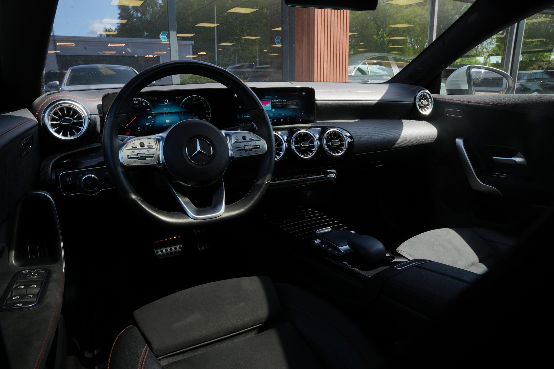 Mercedes-Benz CLA-Klasse Shooting Brake 250 e Premium Plus 2021 IRIDIUM SILVER - METALLIC FINISH (775U) 21