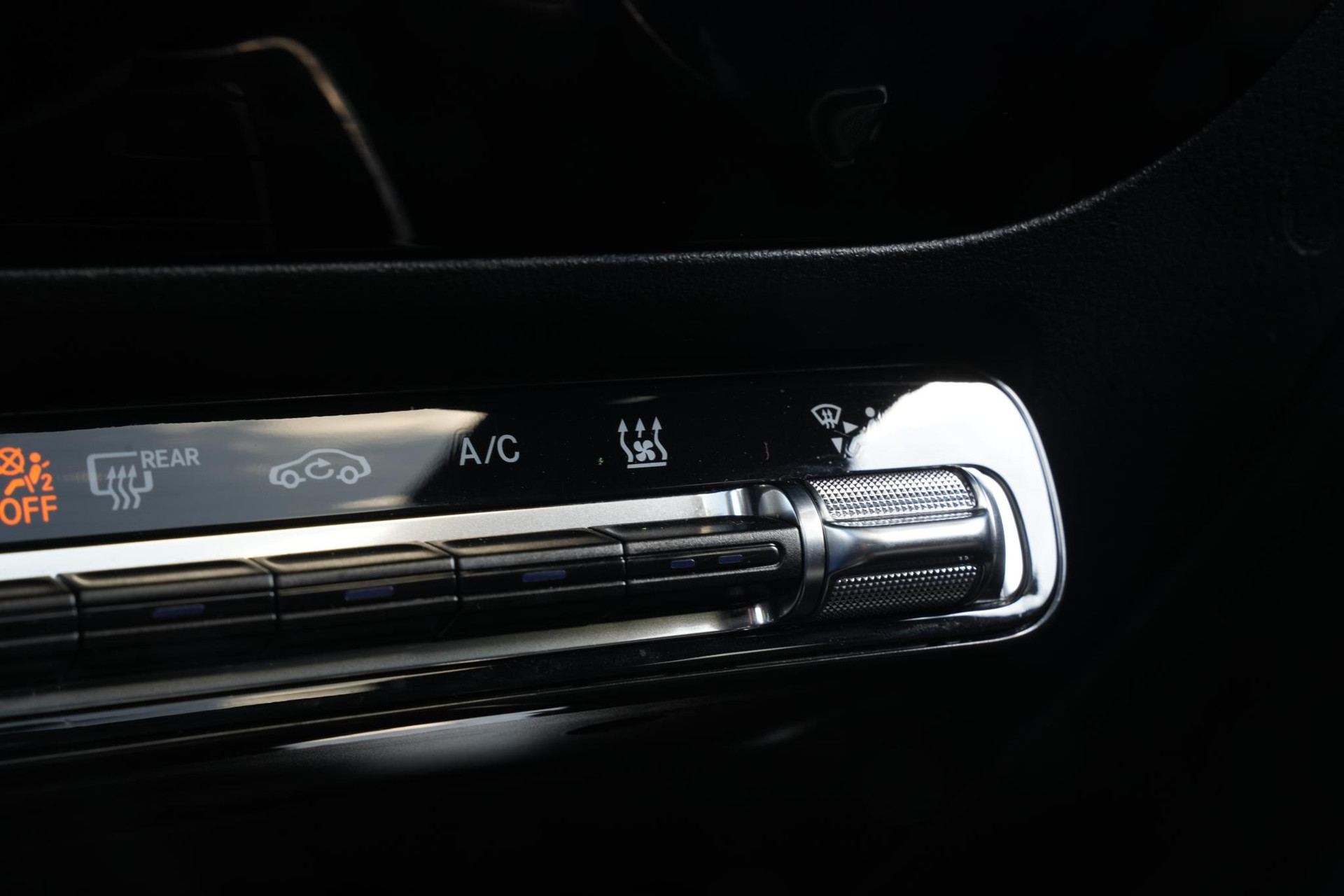 Mercedes-Benz CLA-Klasse Shooting Brake 250 e Premium Plus 2021 IRIDIUM SILVER - METALLIC FINISH (775U) 33