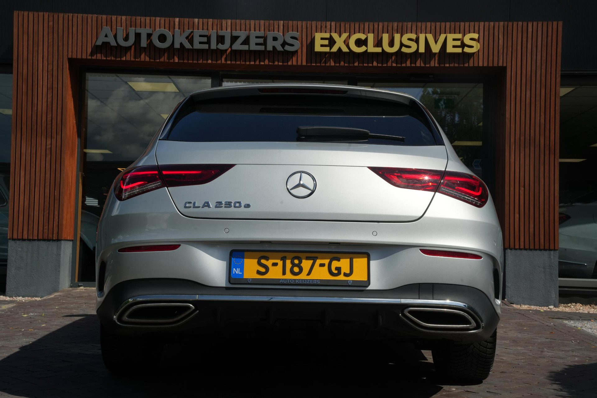 Mercedes-Benz CLA-Klasse Shooting Brake 250 e Premium Plus 2021 IRIDIUM SILVER - METALLIC FINISH (775U) 5