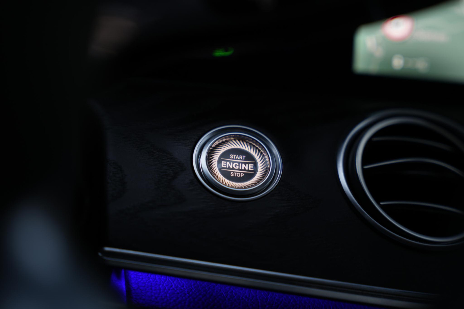 Mercedes-Benz E-Klasse 300 de Business Solution Luxury 2020  17