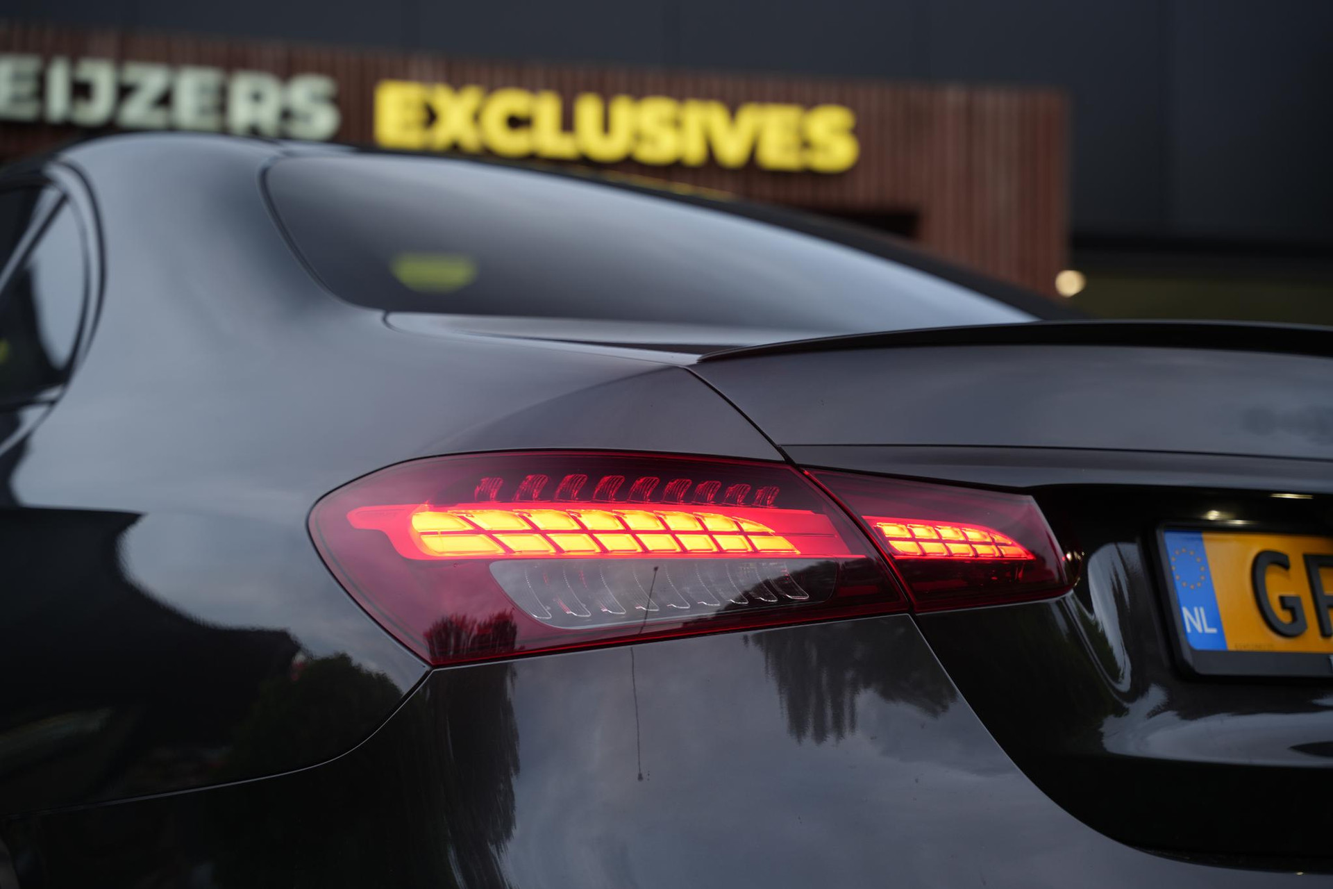 Mercedes-Benz E-Klasse 300 de Business Solution Luxury 2020  25